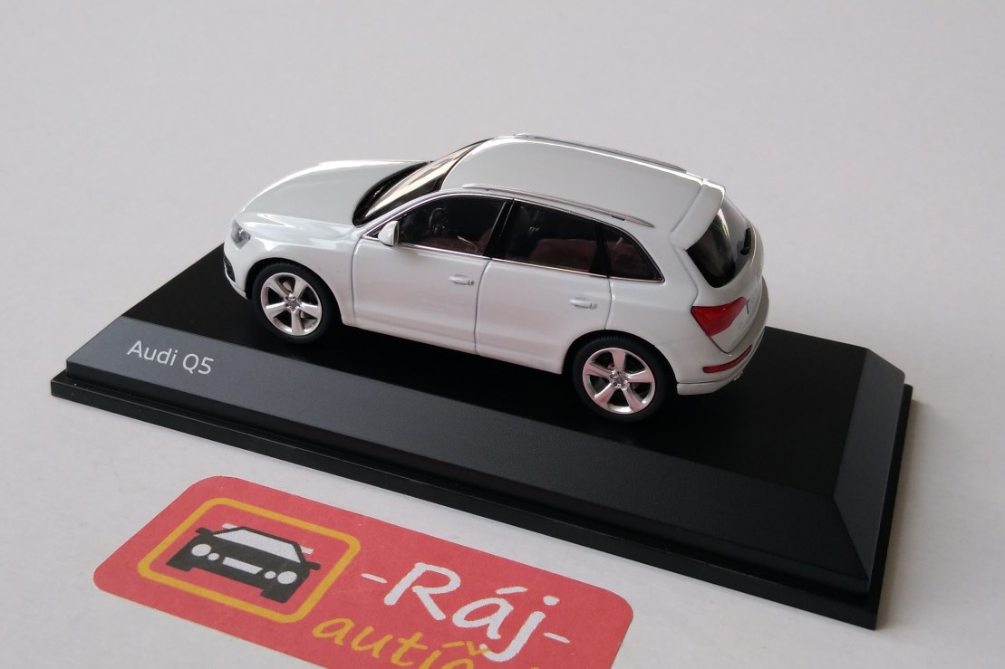Audi Q5 1:43 Schuco