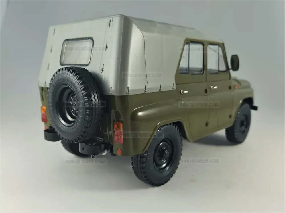 UAZ 469 1:18 Premium ClassiXXs