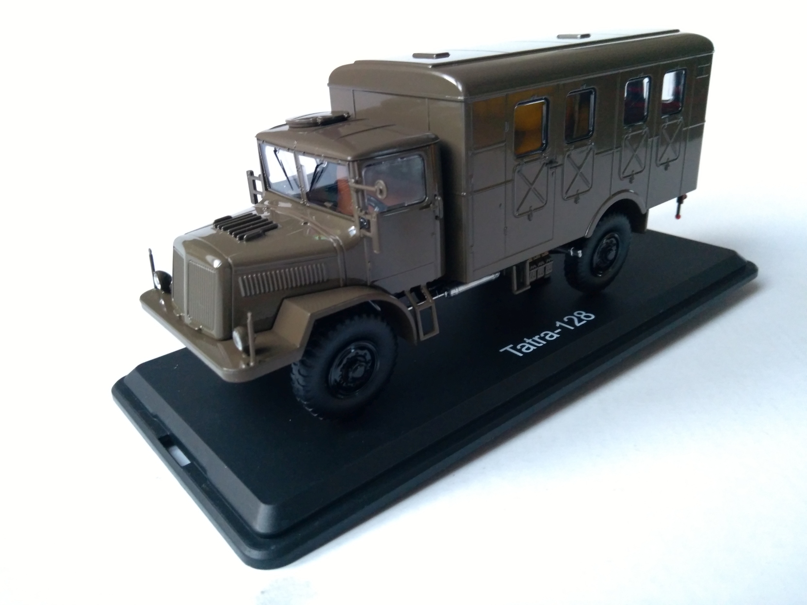 Tatra 128 vojenská skříň 1:43 Premium ClassiXXs