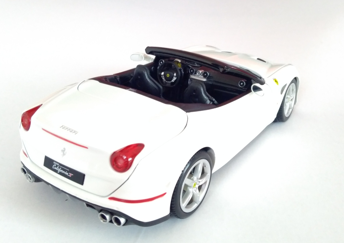 Ferrari California T 1:18 Maisto