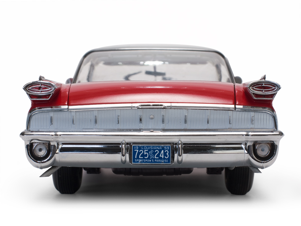 Oldsmobile 98 HardTop 1:18 Sun Star