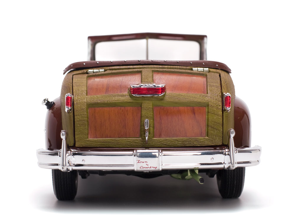 Chrysler Town & Country 1:18 Sun Star