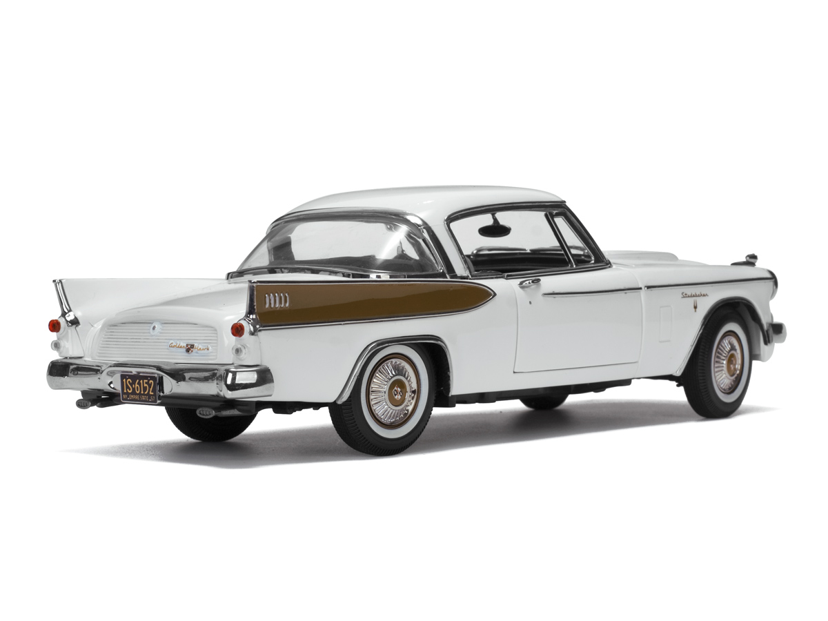 Studebaker Gold Hawk 1:18 Sun Star