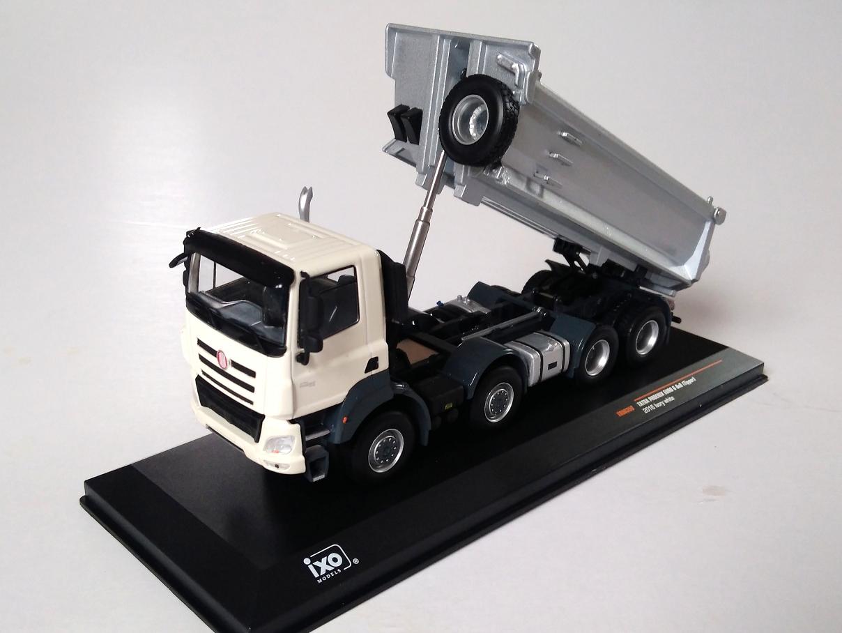 Tatra Phoenix Euro 6 8x8 béžový 1:43 IXO