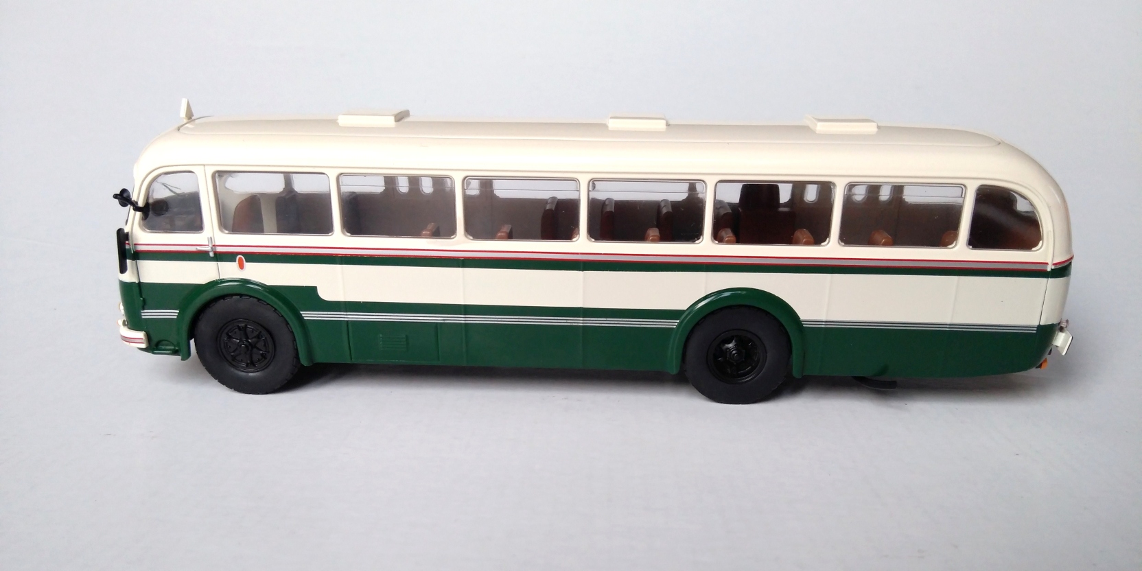 Škoda 706 RO 1:43 IXO