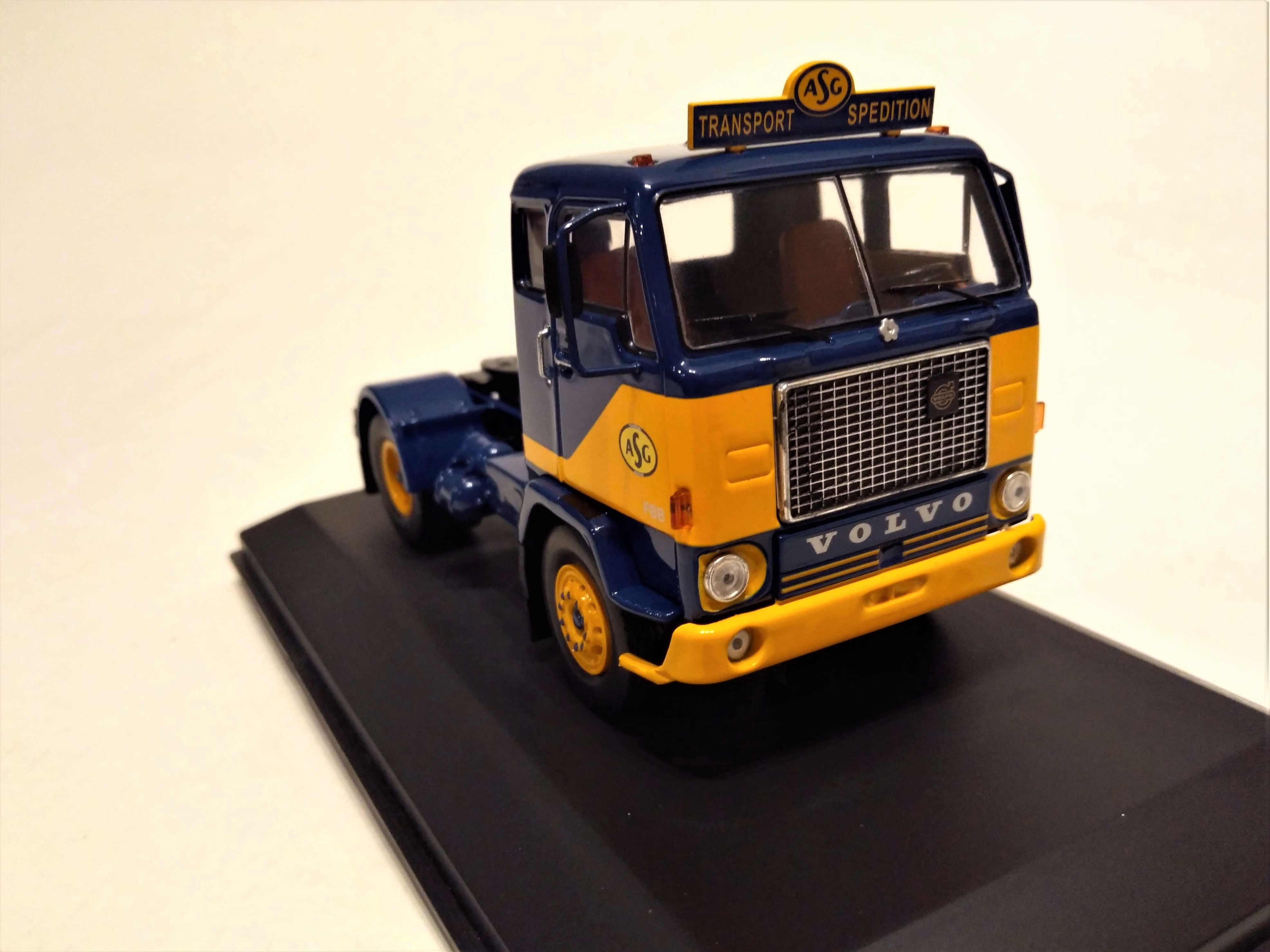 Volvo F88 1:43 IXO