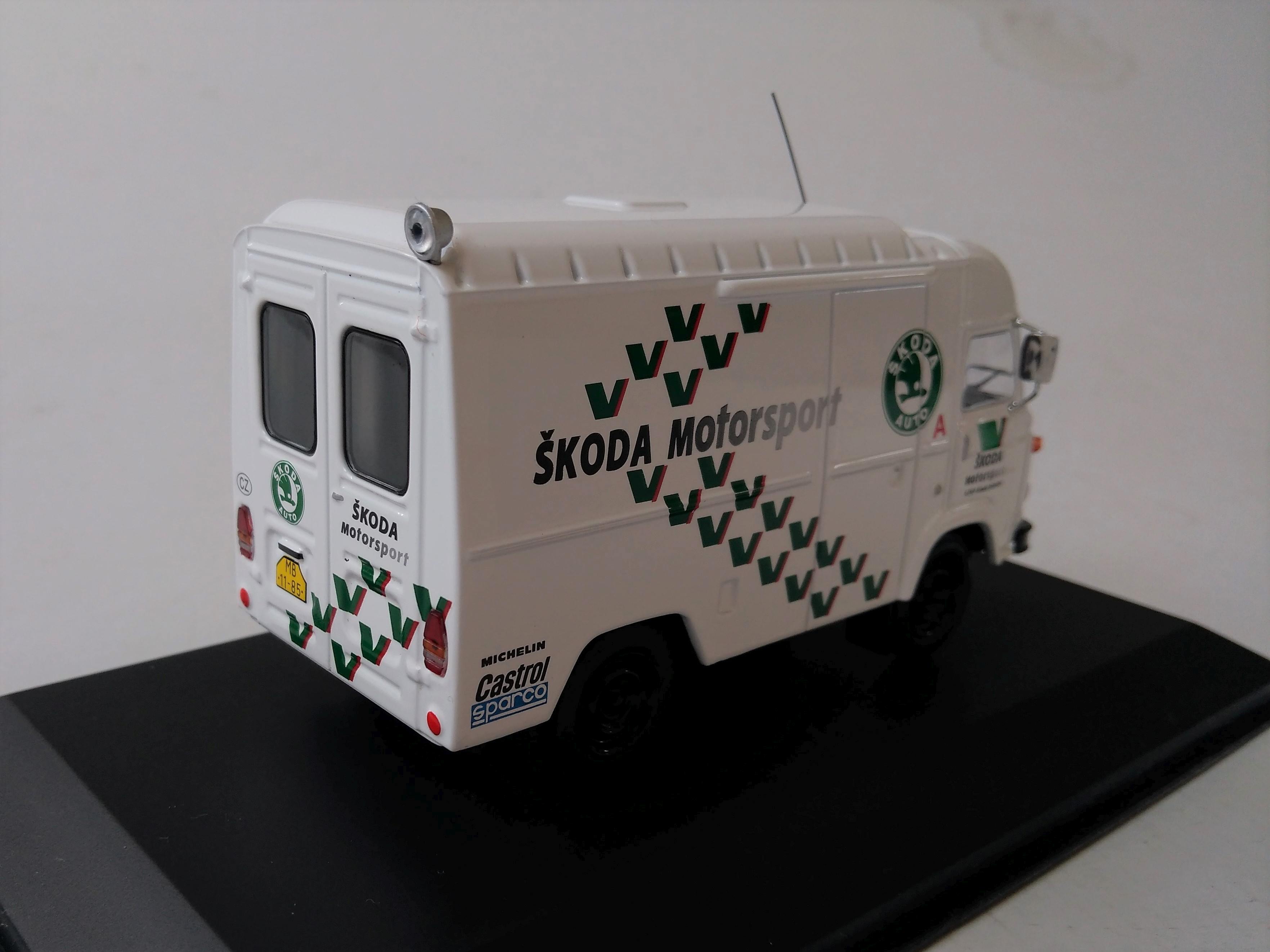 Avia A21F doprovodný vůz Škoda Motorsport 1:43 IXO