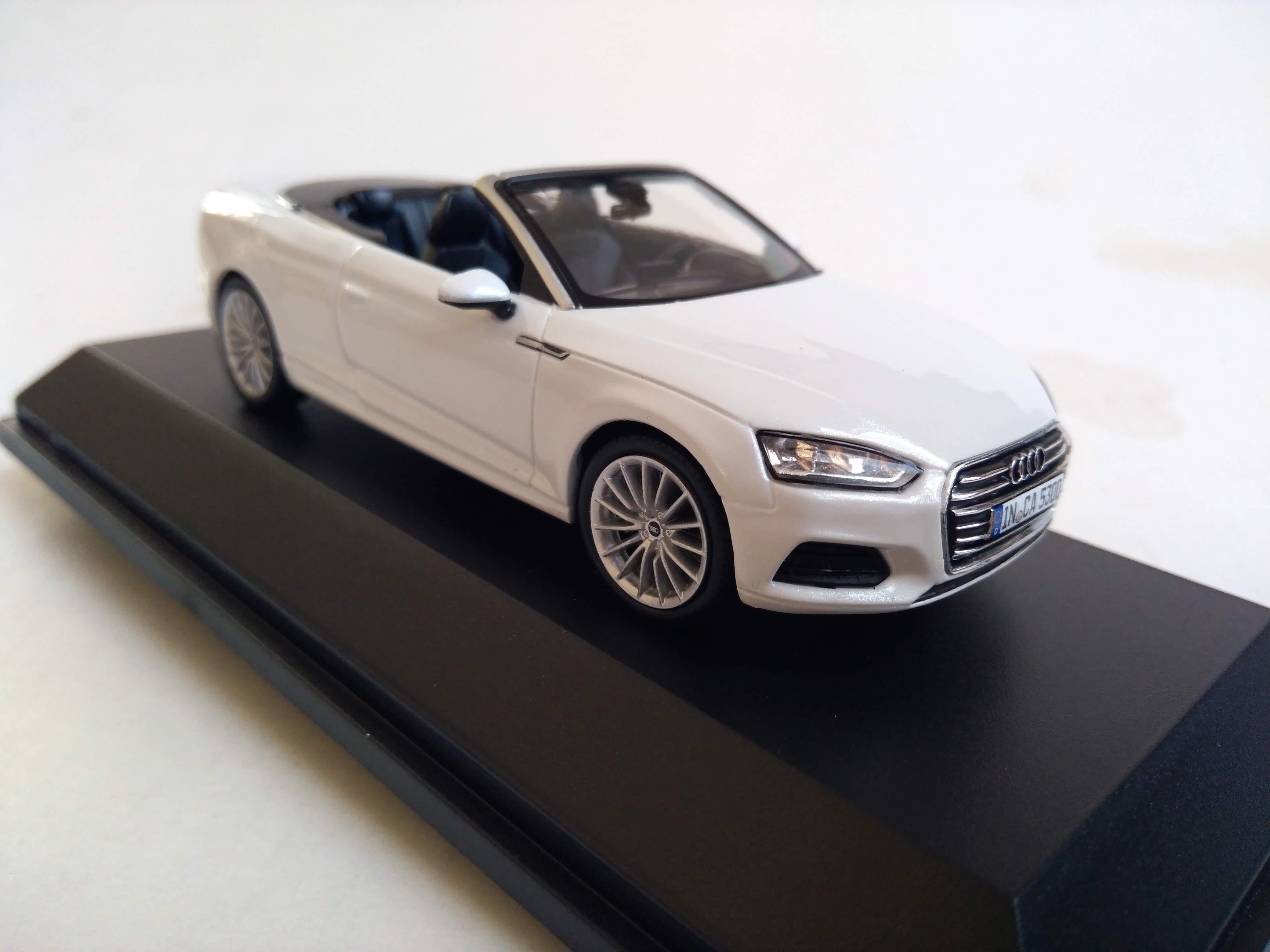 Audi A5 Cabriolet 2017 1:43 iscale