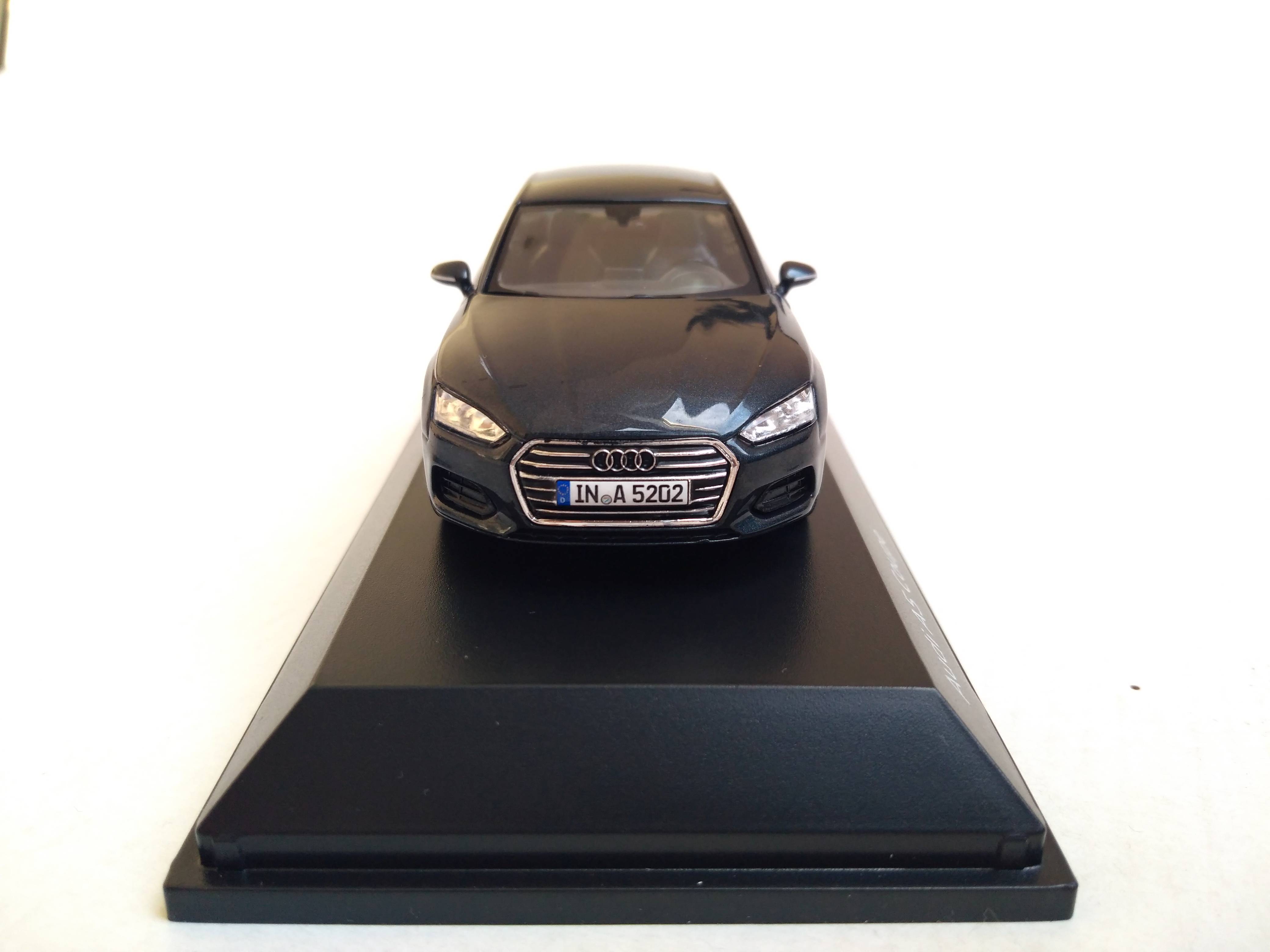 Audi A5 Coupé 2016 1:43 iscale