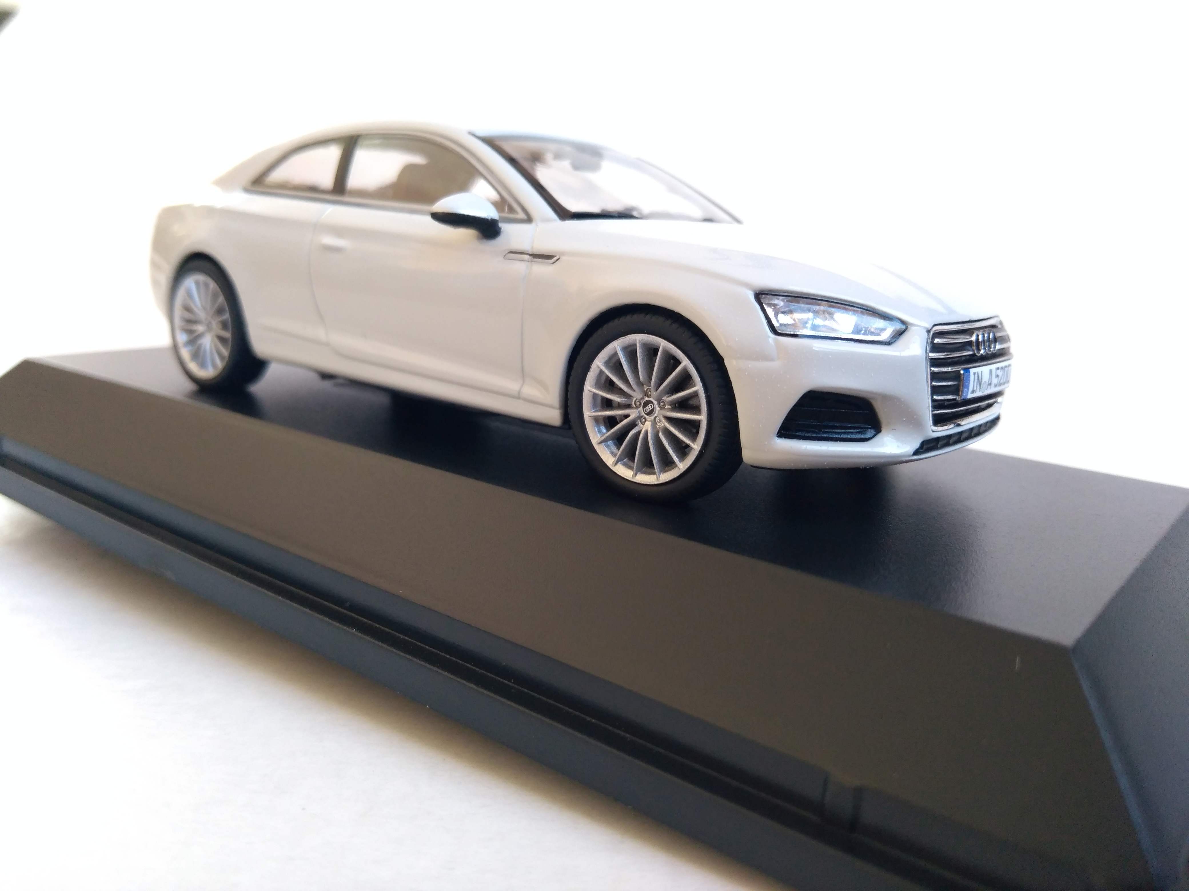 Audi A5 Coupé 2016 1:43 iscale