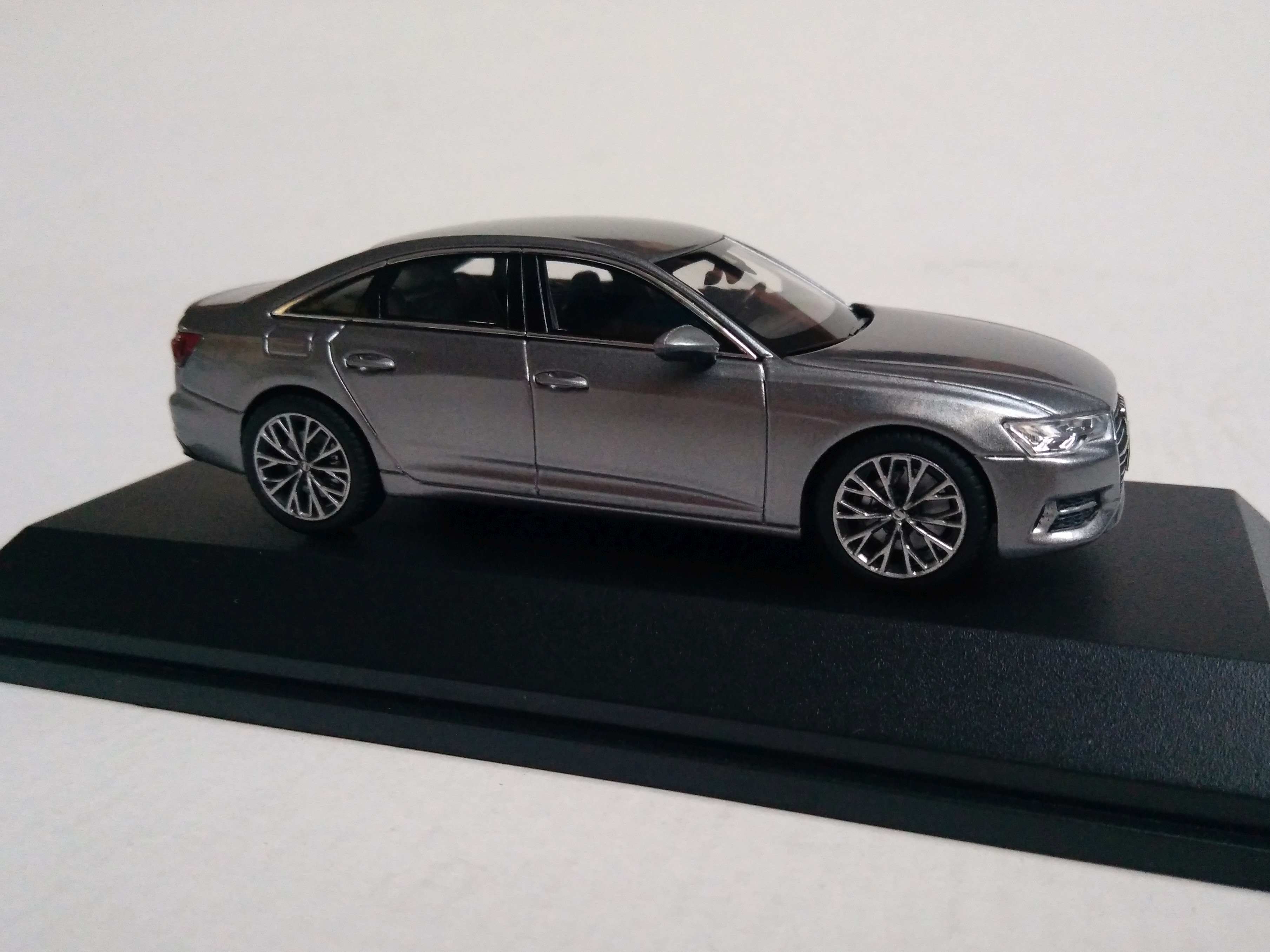 Audi A6 2018 1:43 iscale