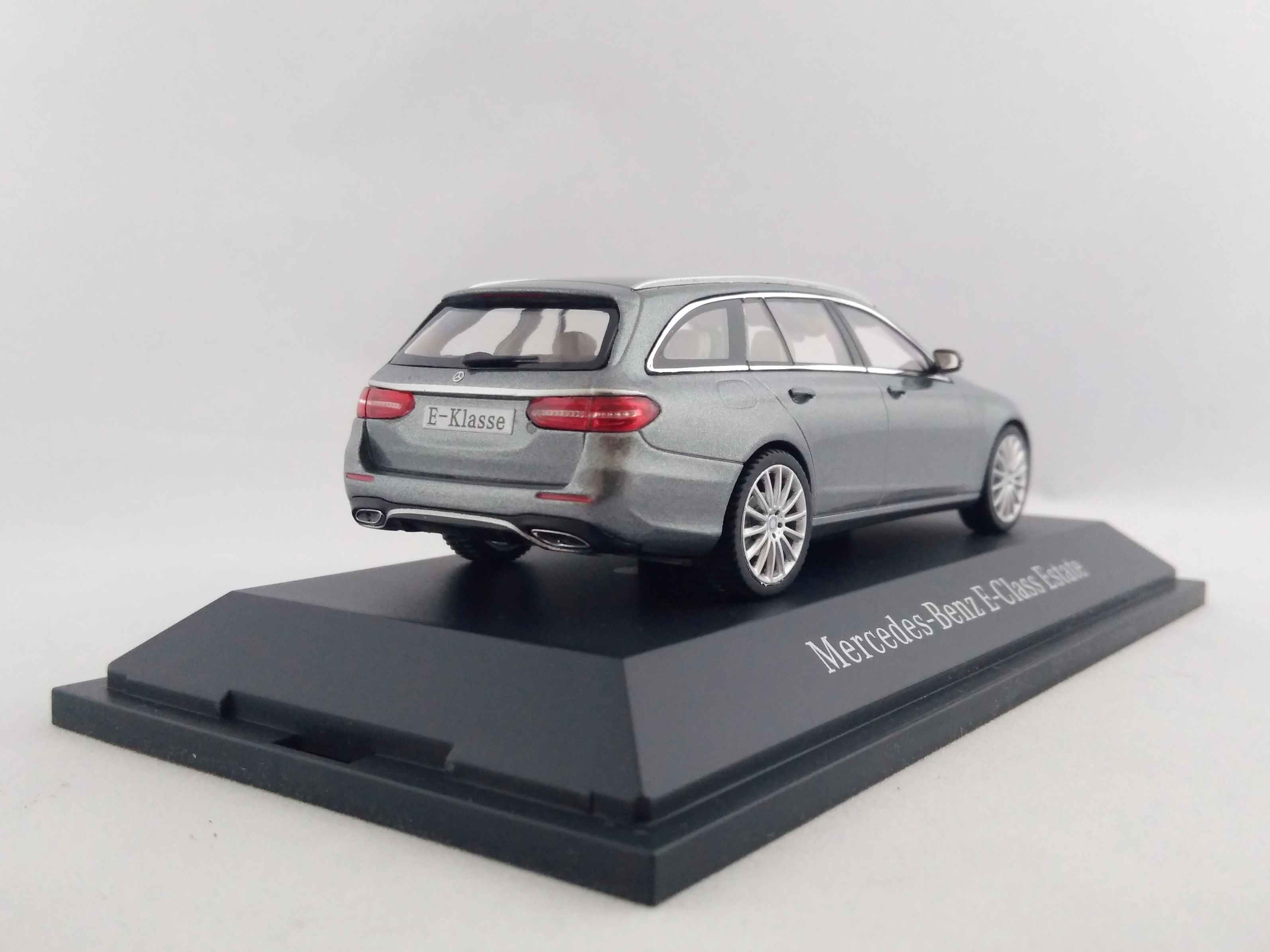 Mercedes třídy E Station Wagon (S213) 1:43 Kyosho