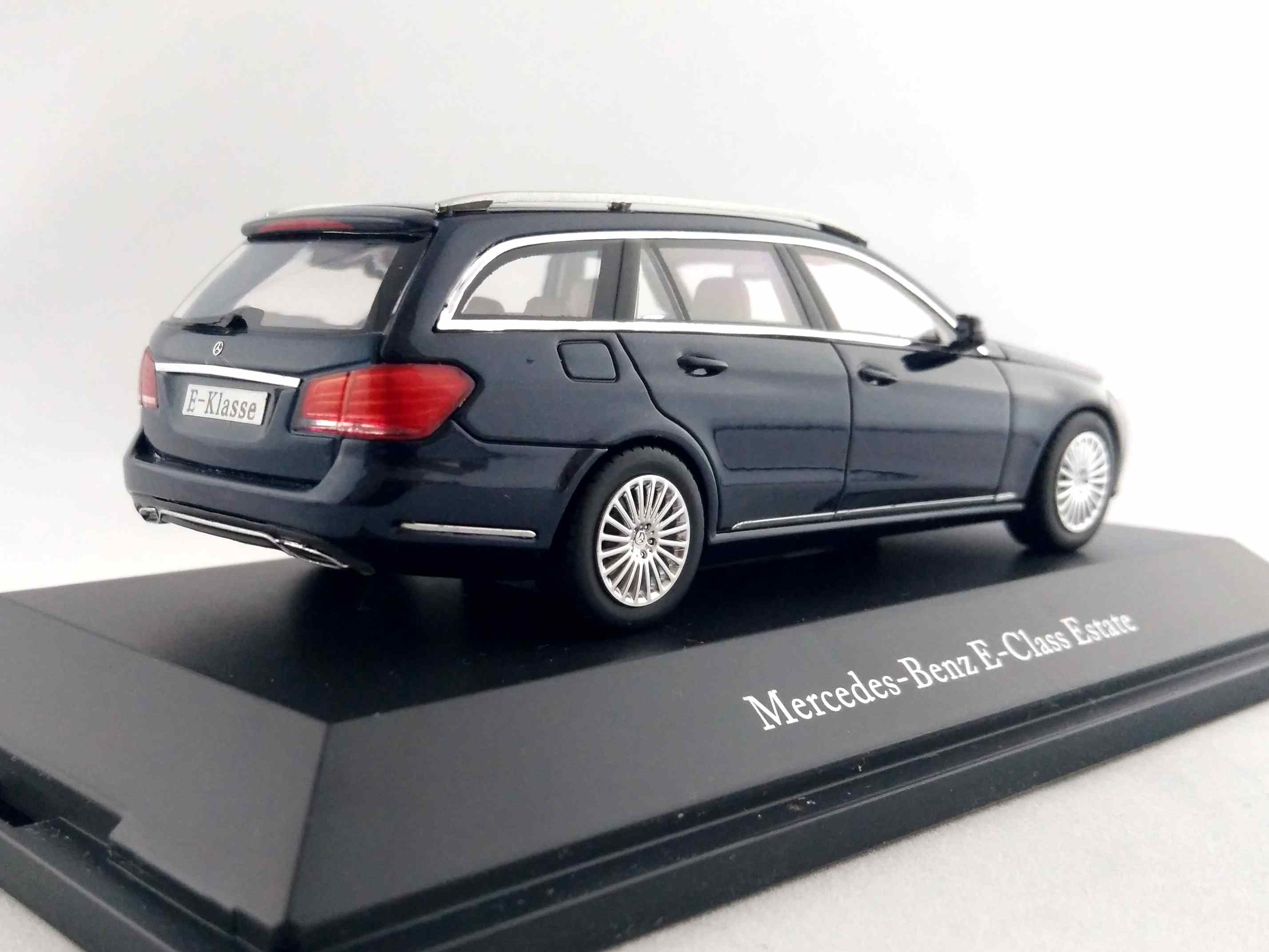 Mercedes třídy E Station Wagon (S212) 1:43 Kyosho