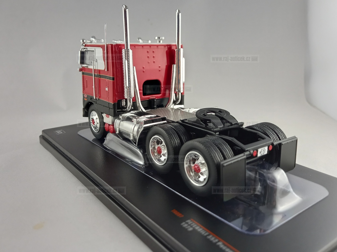 Peterbilt 352 Reacemaker 1:43 IXO