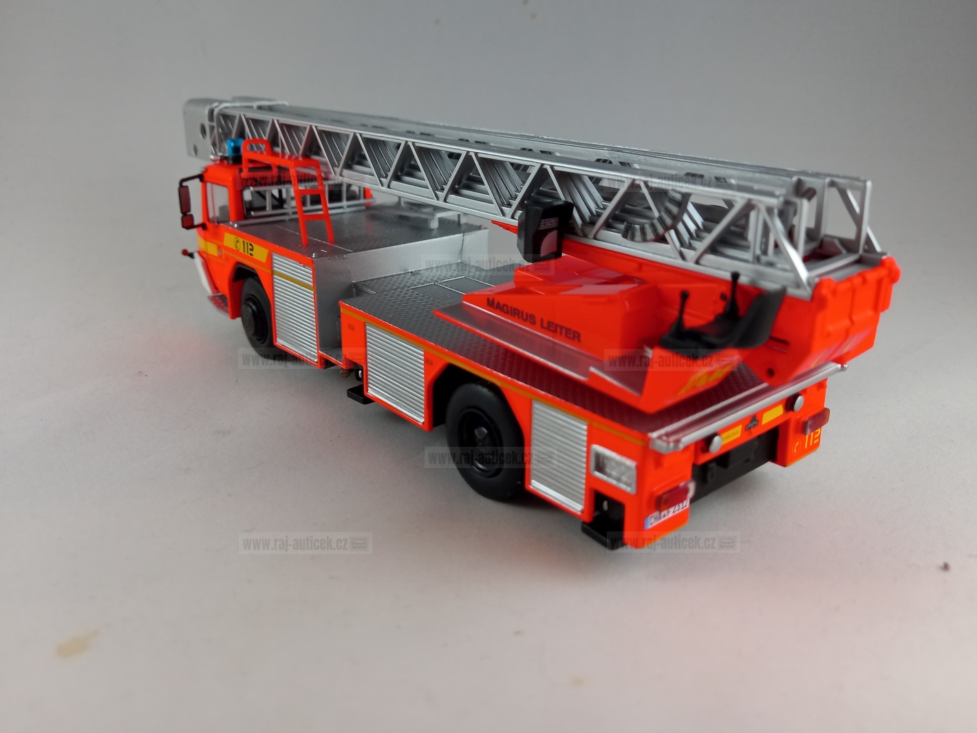 Iveco Magirus DLK 23/12 hasiči 1:43