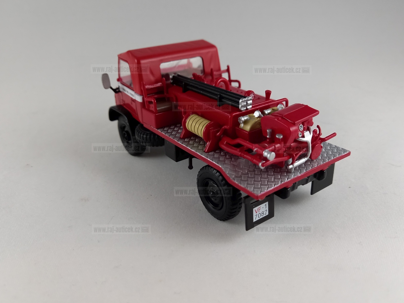 Mercedes Unimog 404 hasiči 1:43