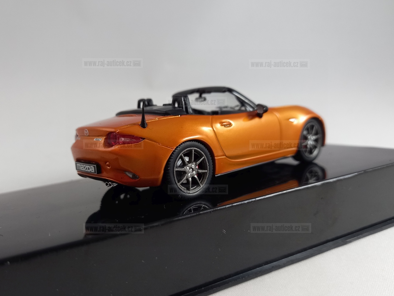 Mazda MX-5 ND 1:43 IXO