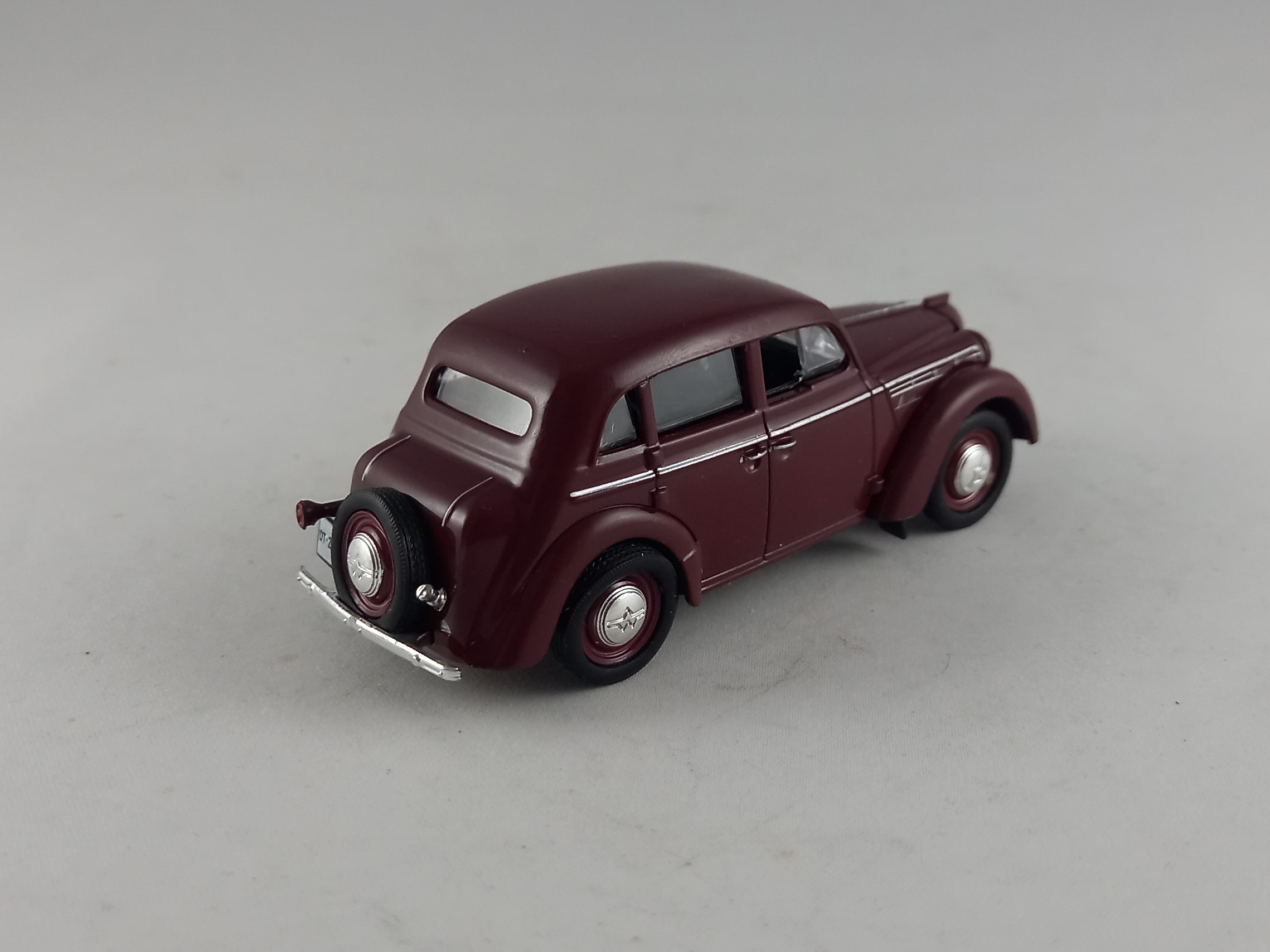 Moskvič 400 1:43 DeAgostini