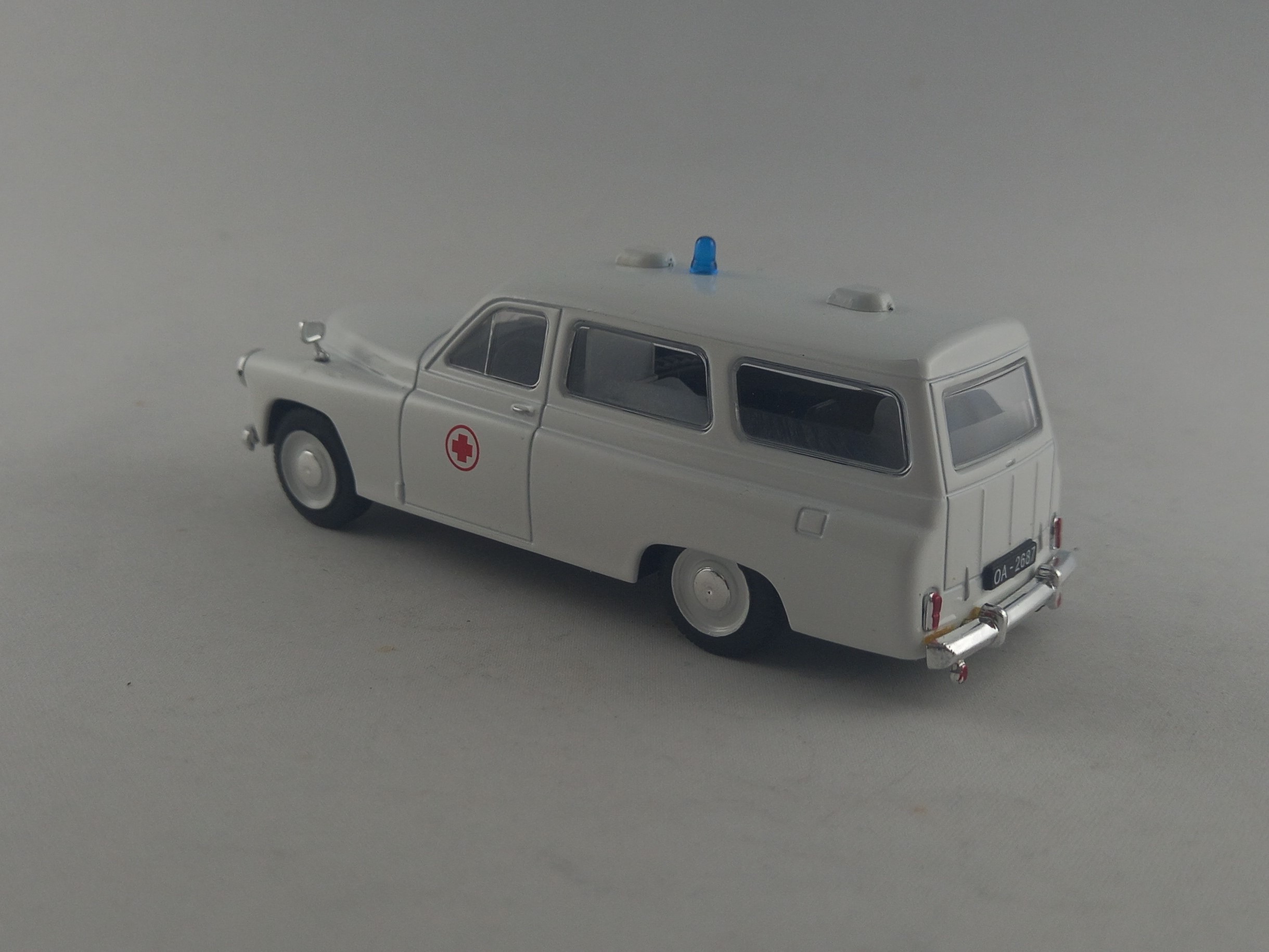Warszawa 202A sanitka 1:43 DeAgostini