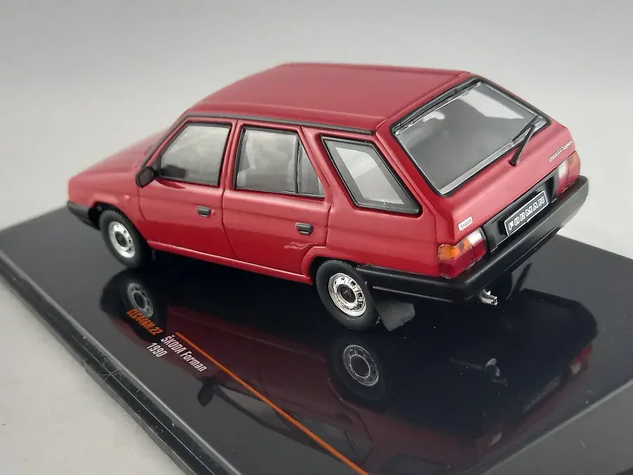 Škoda Forman 1:43 IXO