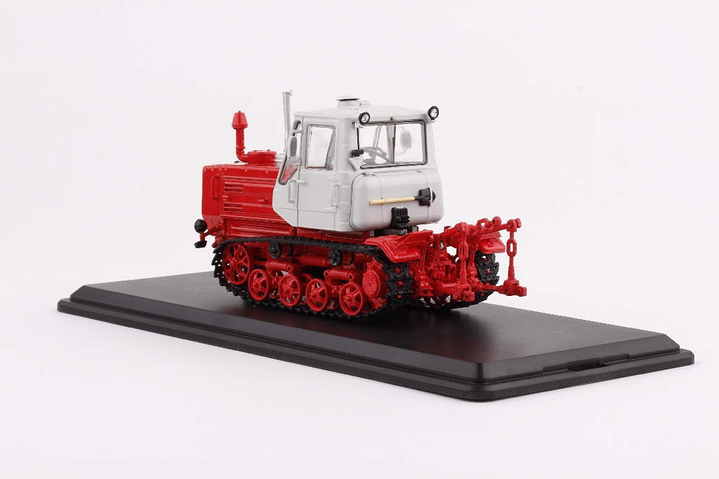 Caterpillar T-150 1:43 SSM