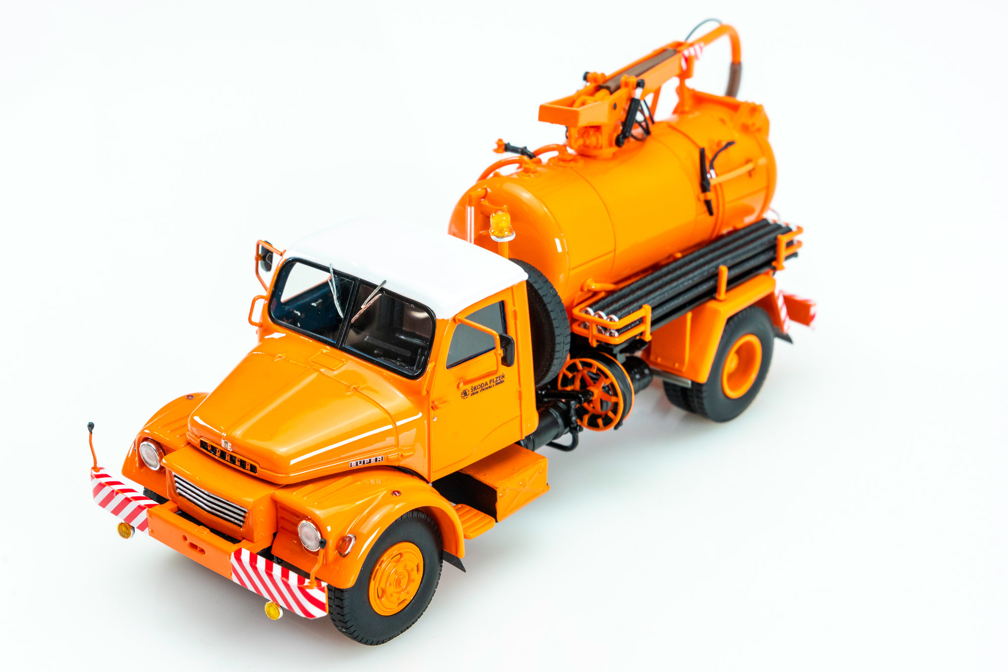 Praga S5T-3 Super sací vůz - kanálník 1:43 AutoCult