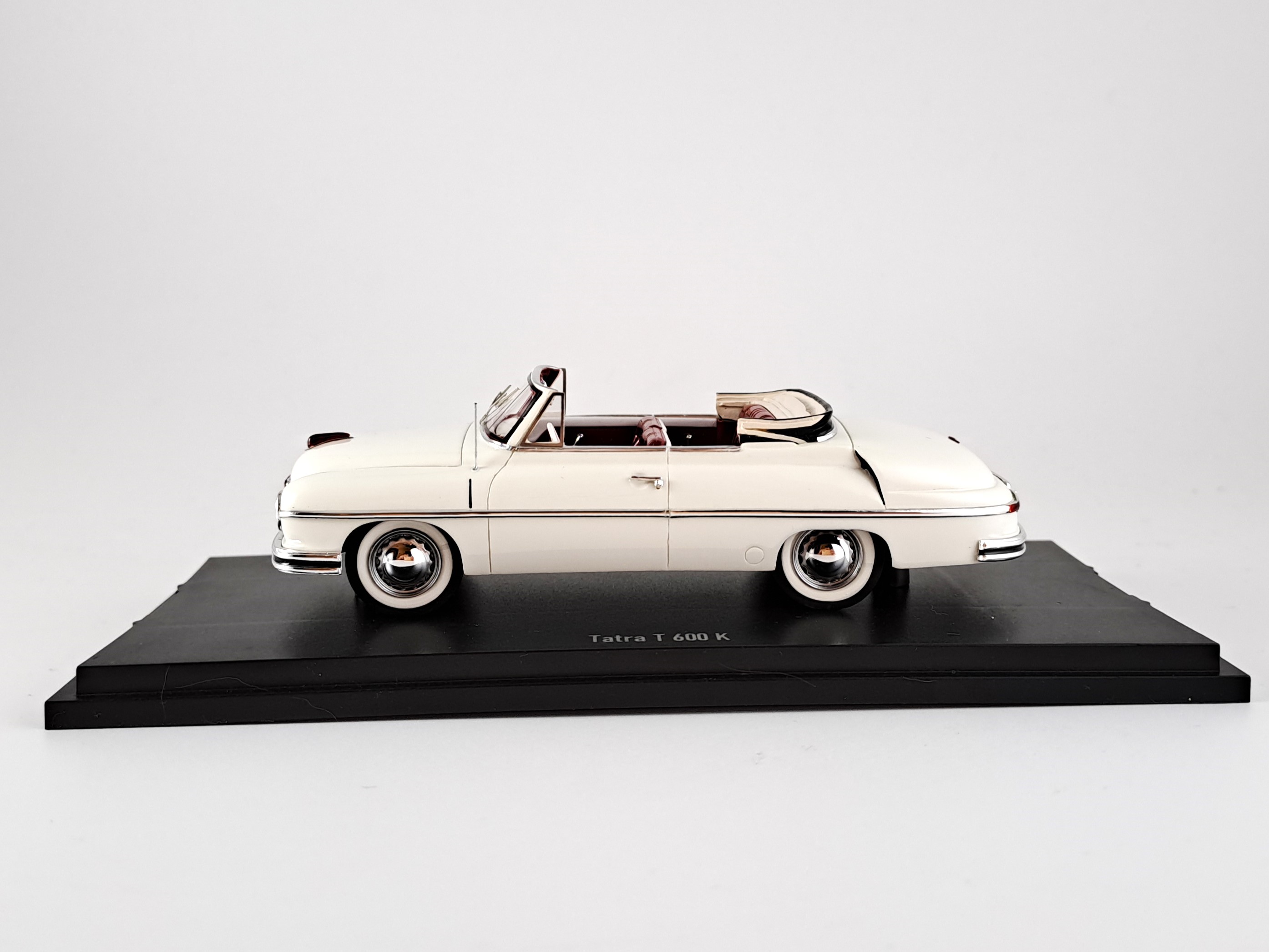 Tatra T600 Cabriolet Sodomka 1:43 AutoCult