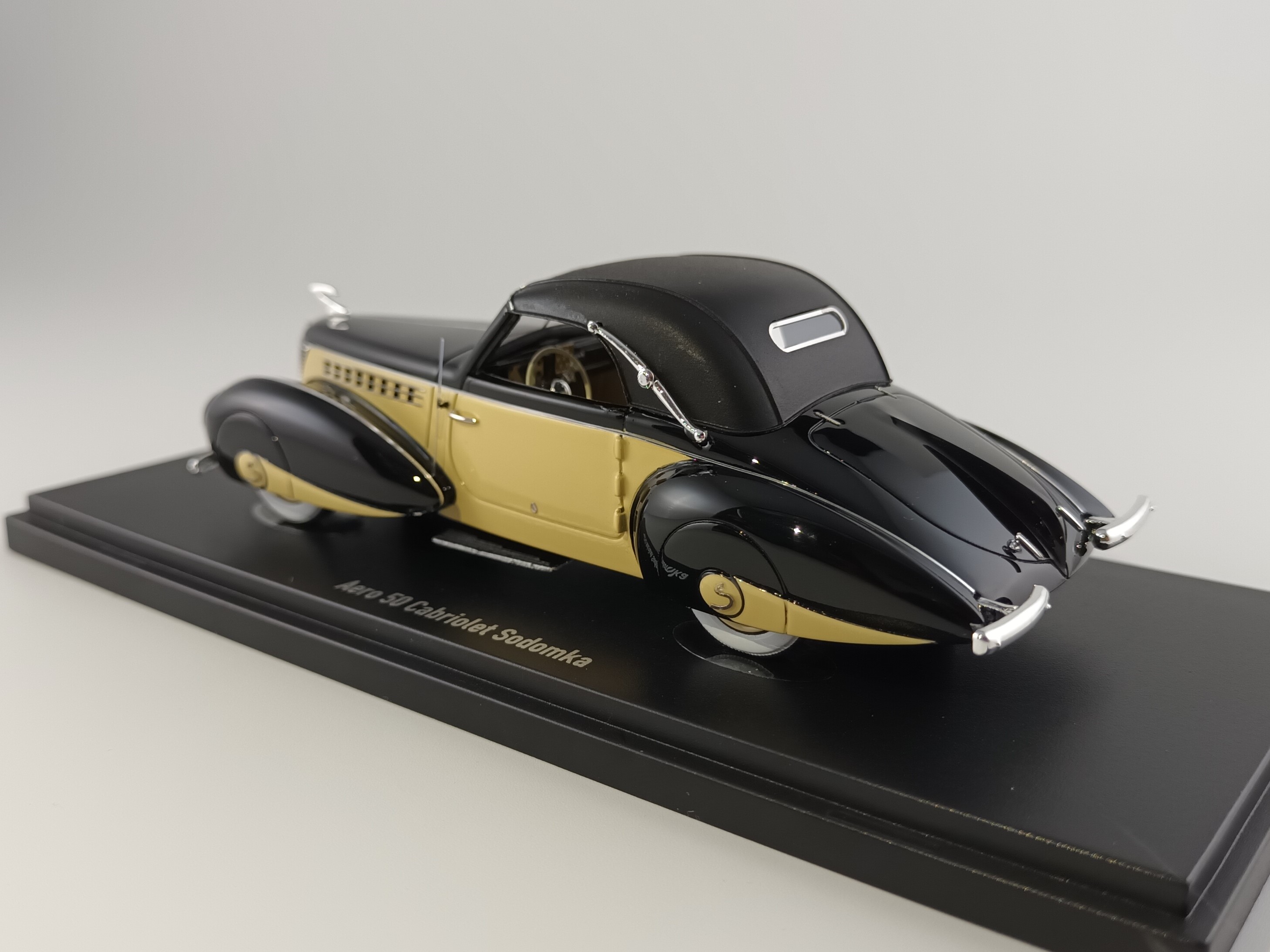 Aero 50 Cabriolet Sodomka 1939 1:43 Autocult