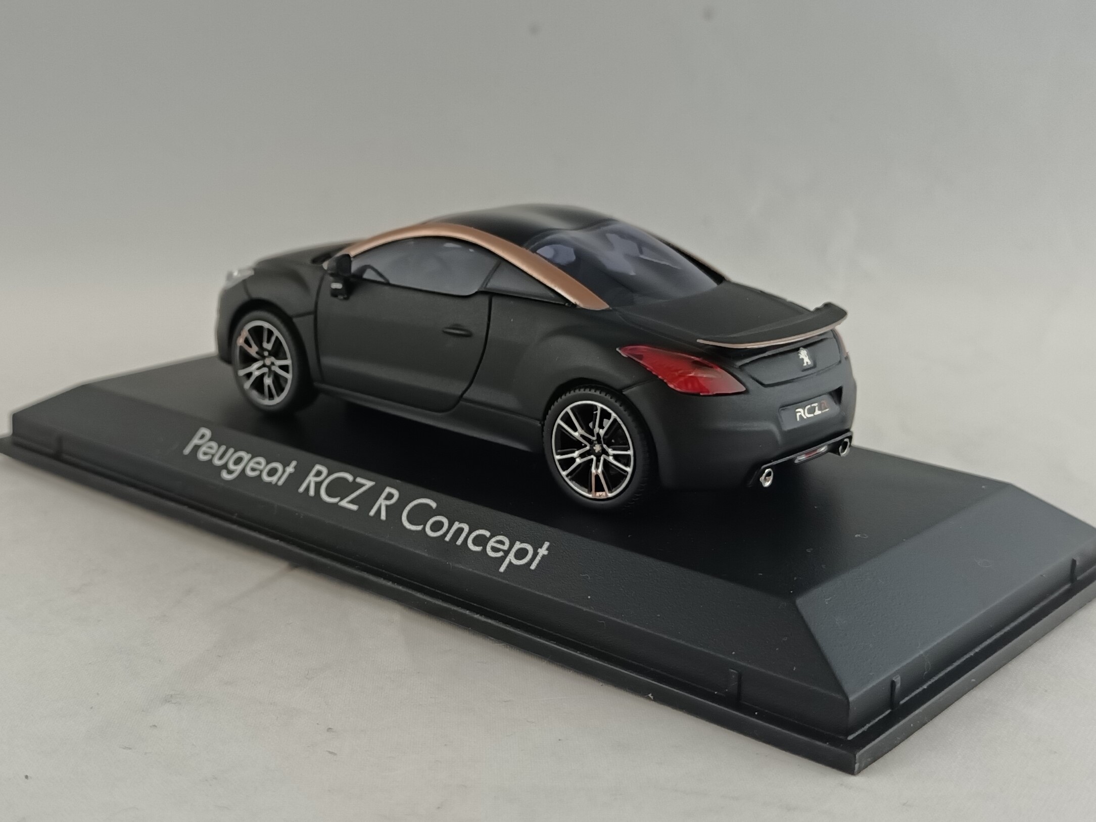 Peugeot RCZ R Concept 1:43 Norev
