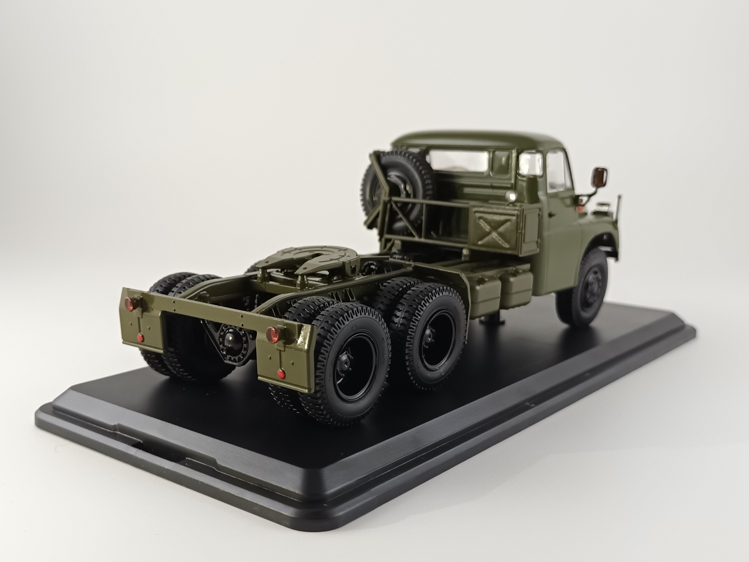 Tatra T138 NT 6X6 olivový 1:43 SSM