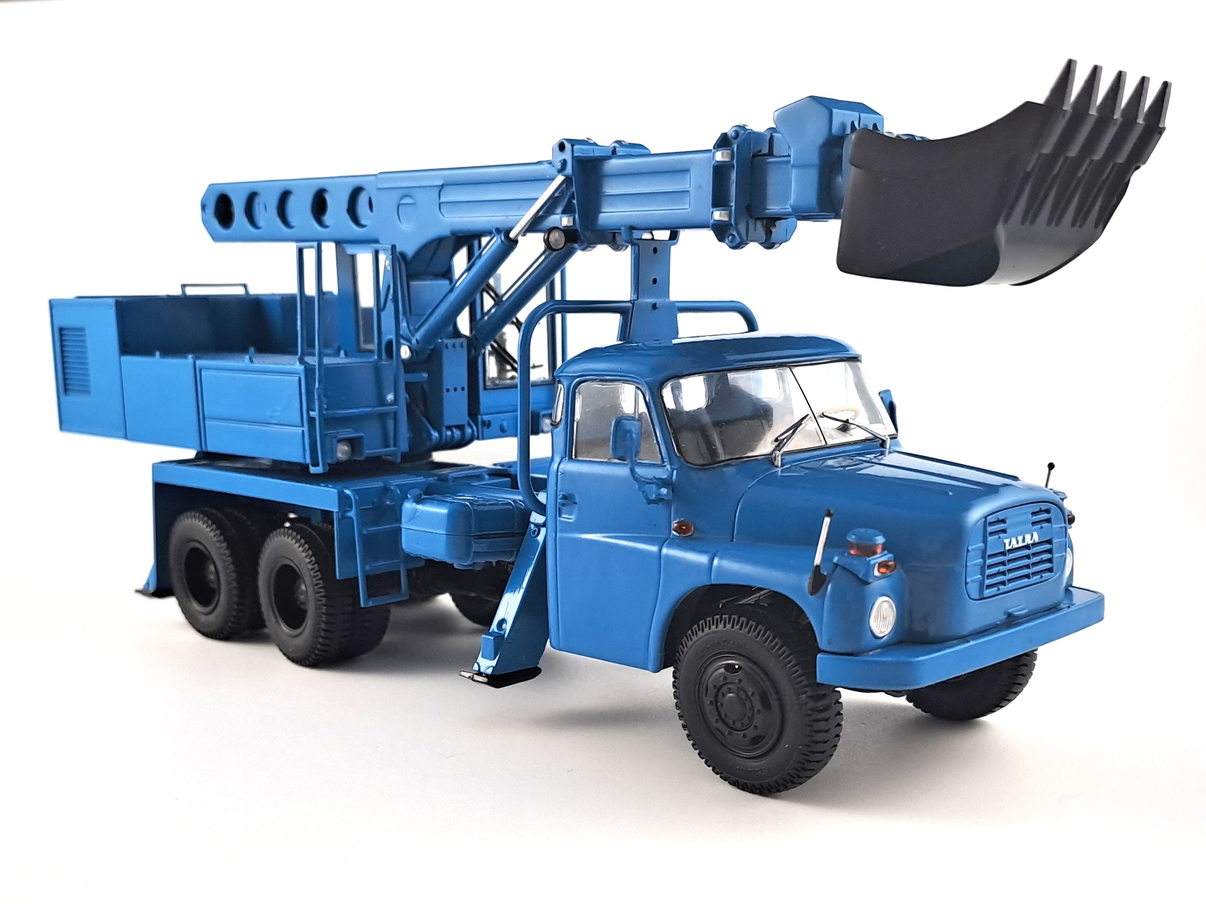 Tatra T148 UDS-110A bagr modrý 1:43 Auto Historia