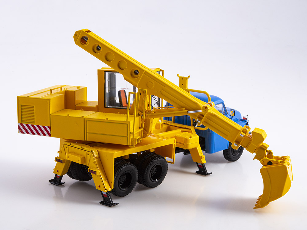 Tatra T148 UDS-110A bagr modrožlutý 1:43 SSM
