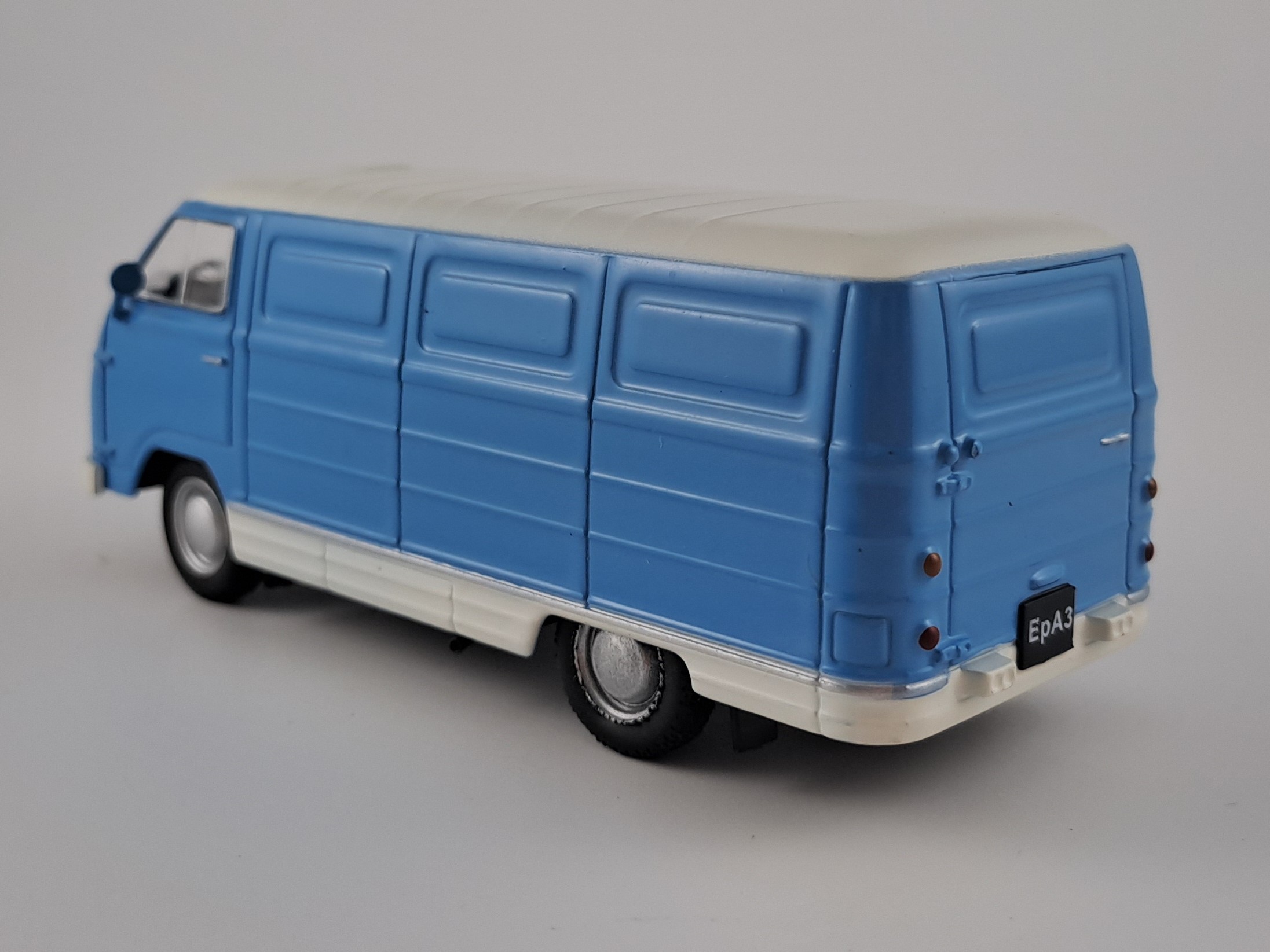 ErAZ-762 1:43 DeAgostini