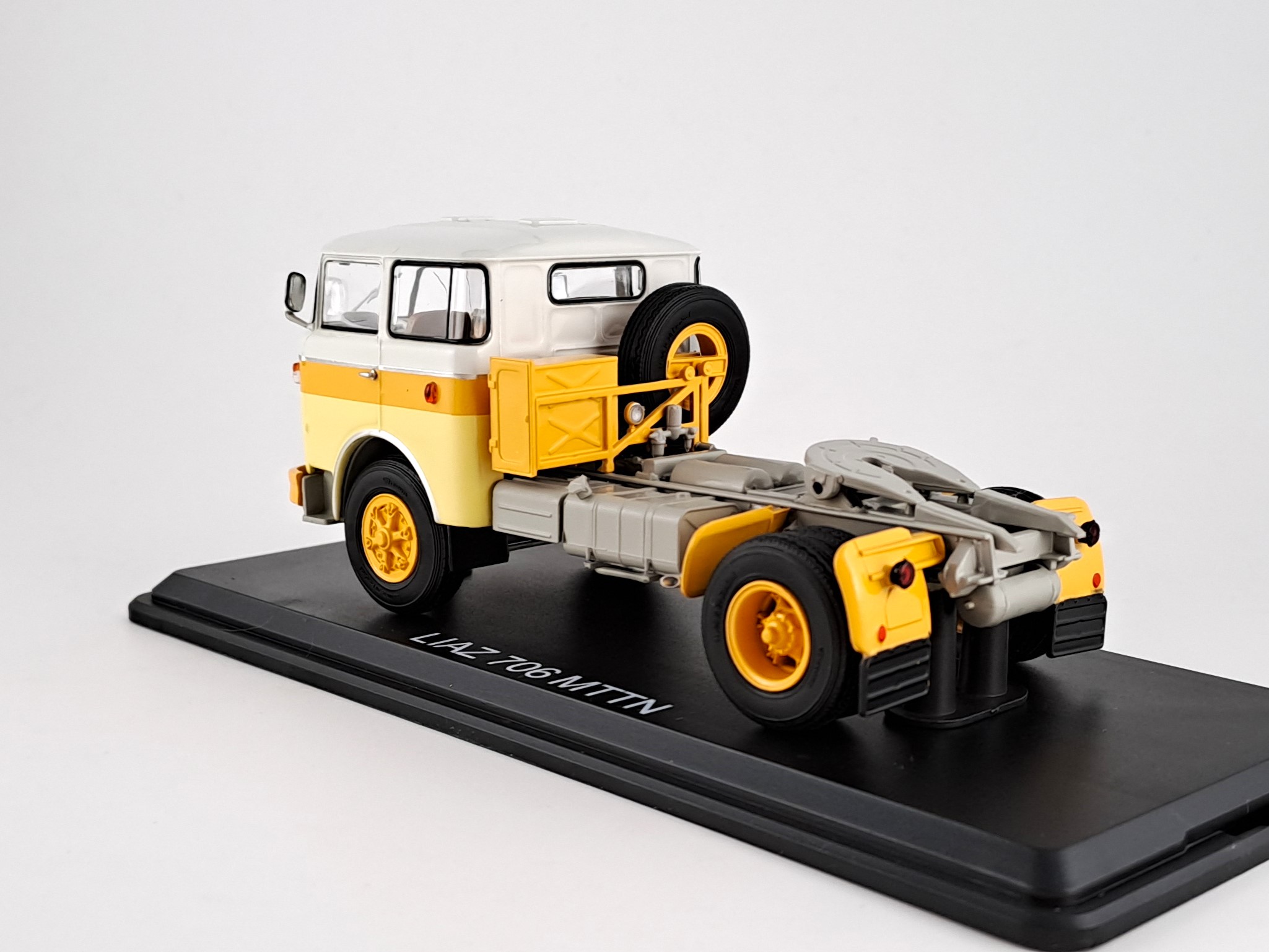 LIAZ 706 MTTN 1:43 Premium ClassiXXs