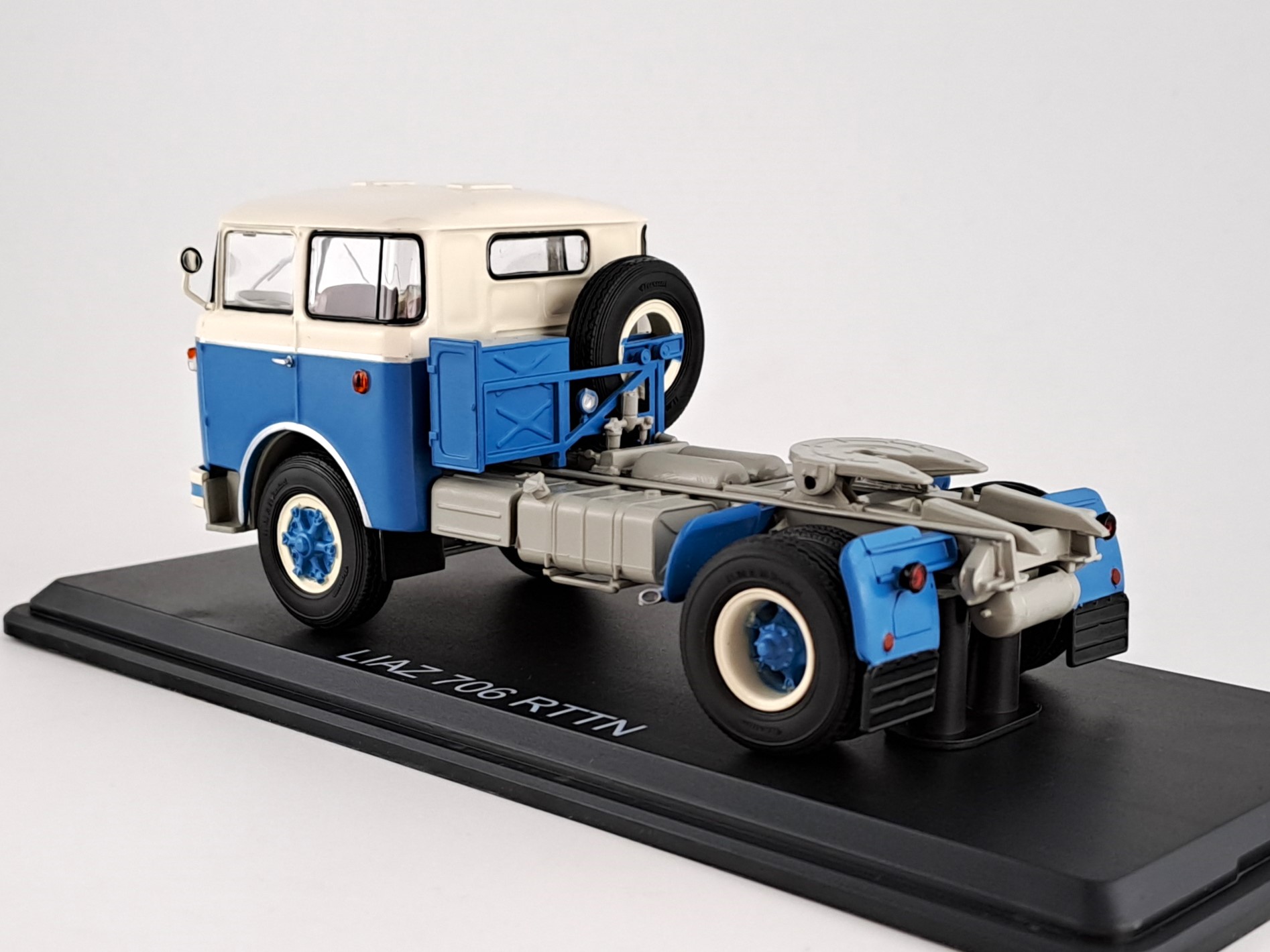 LIAZ 706 RTTN 1:43 Premium ClassiXXs