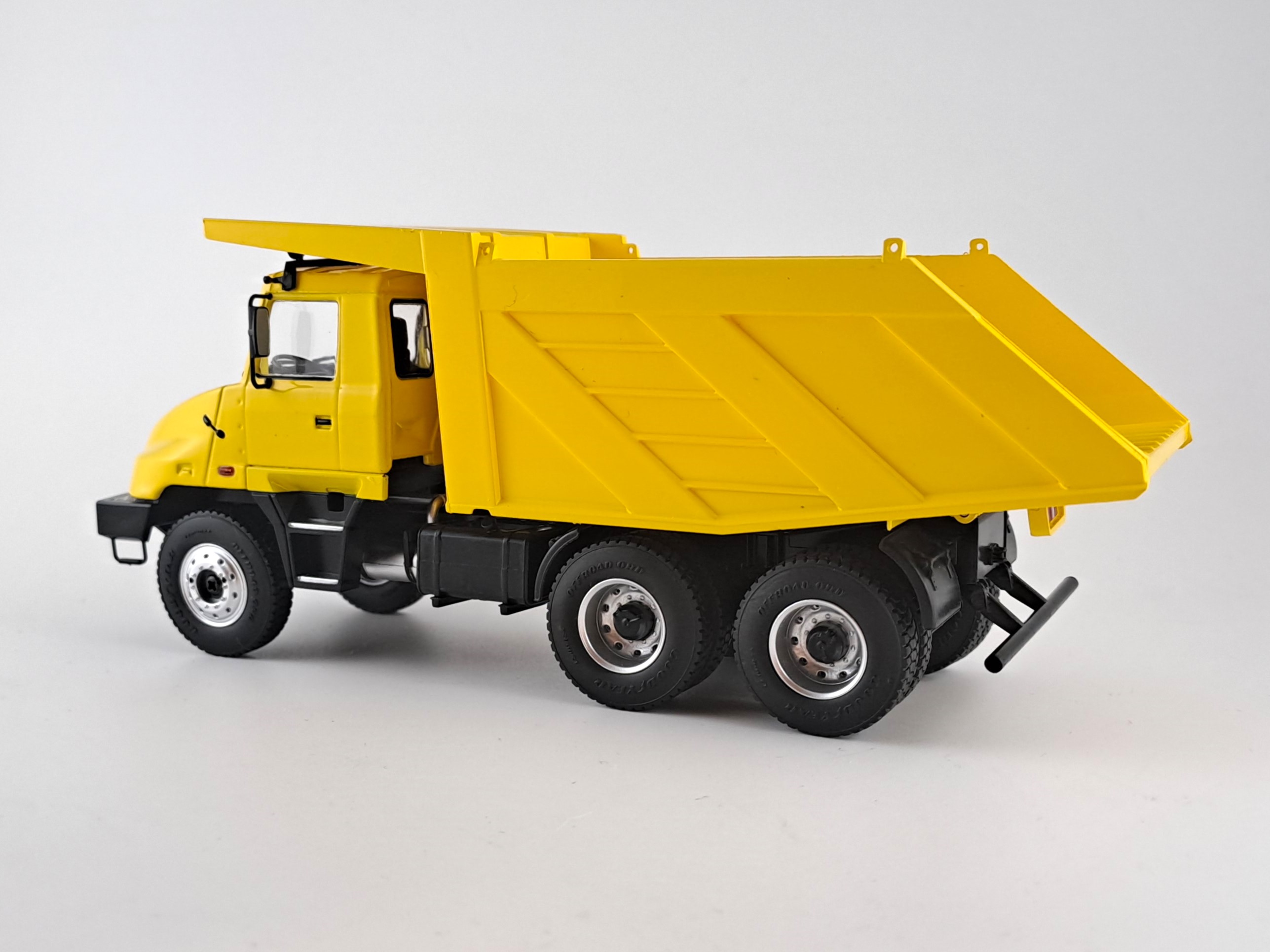 Tatra T163 Jamal žlutý 1:43 Auto Historia BAZAROVKA