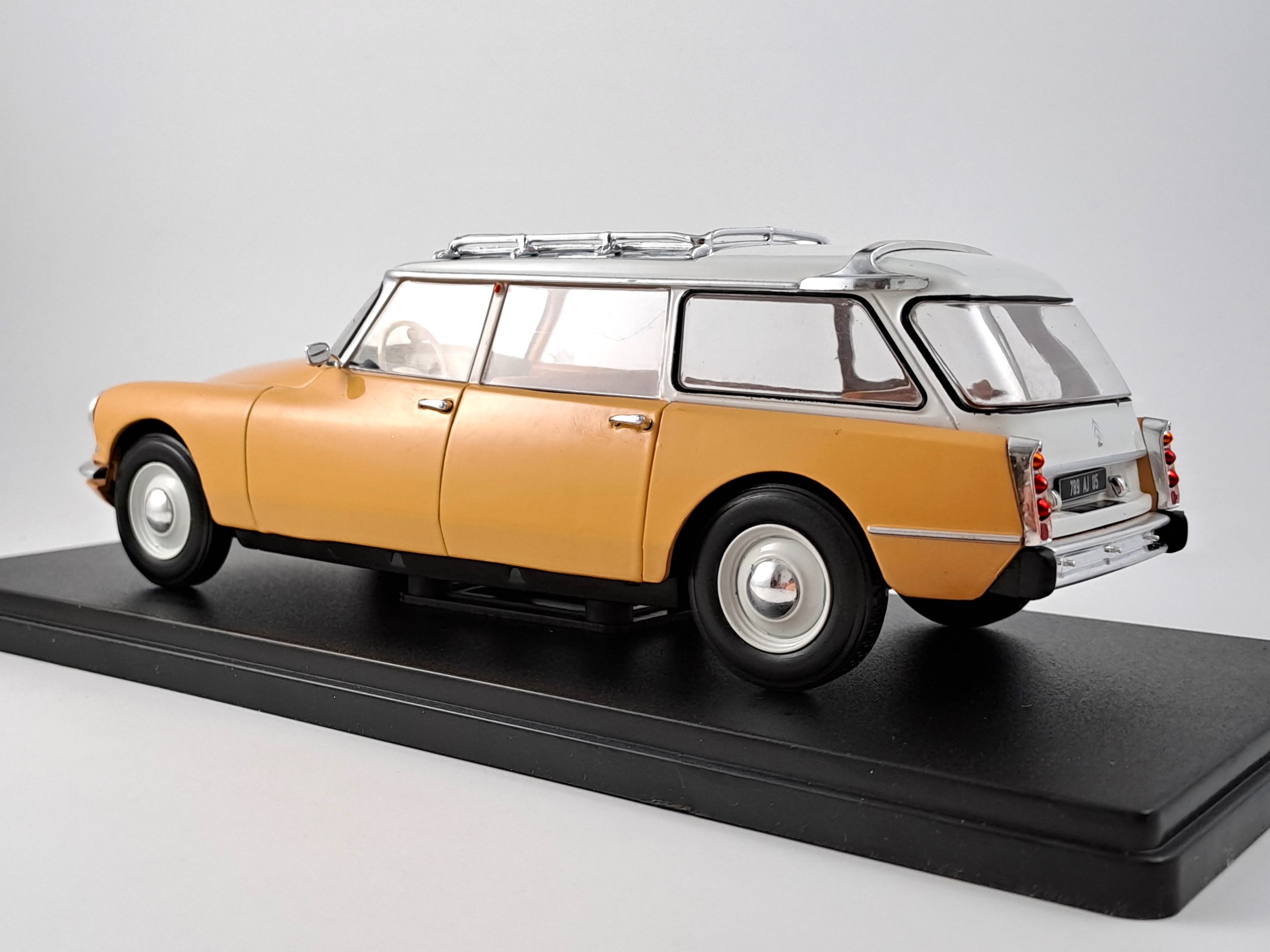 Citroen ID 19 Break 1:24 Hachette