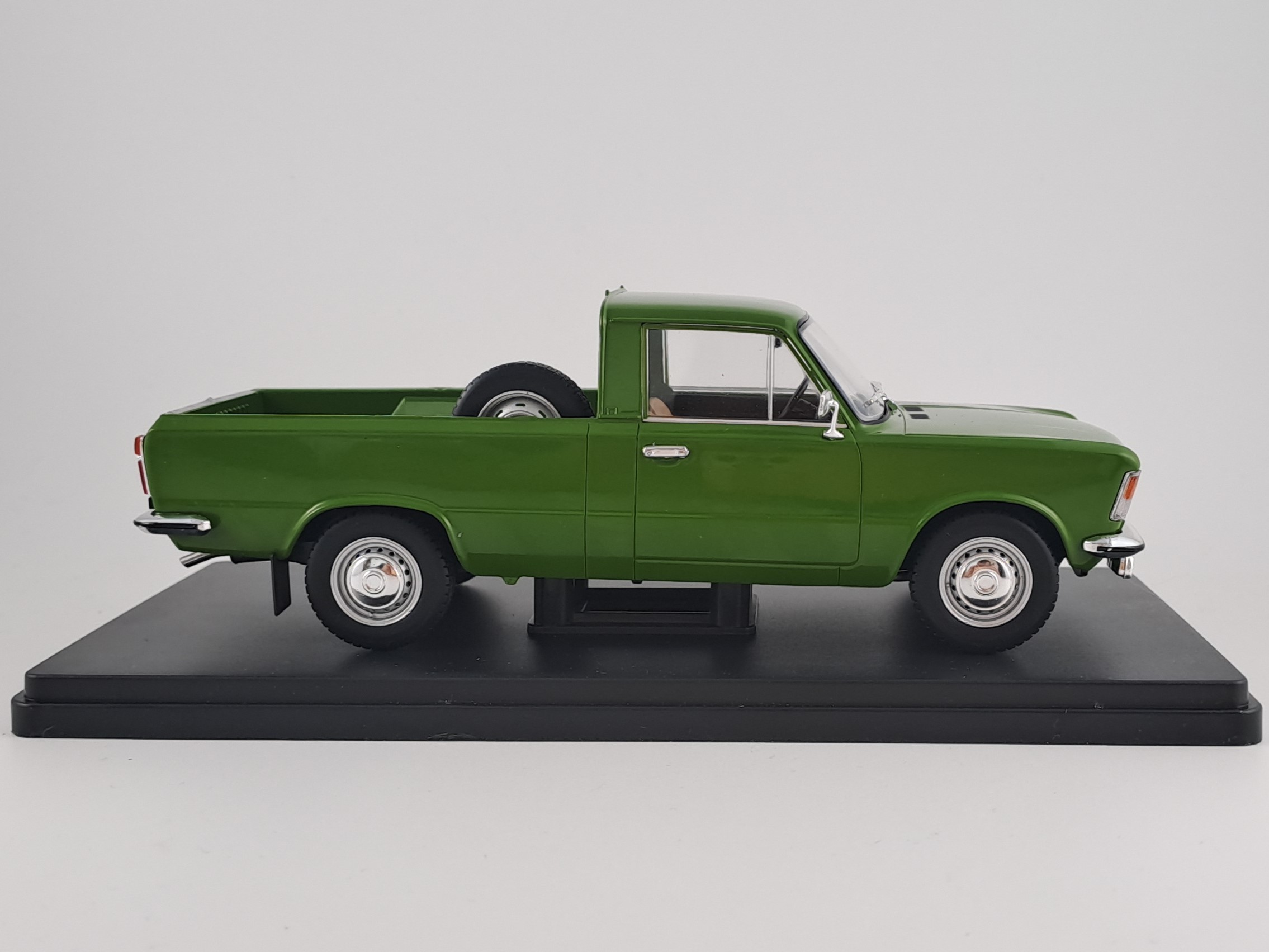 Fiat 125 Pick-Up 1975 1:24 Whitebox