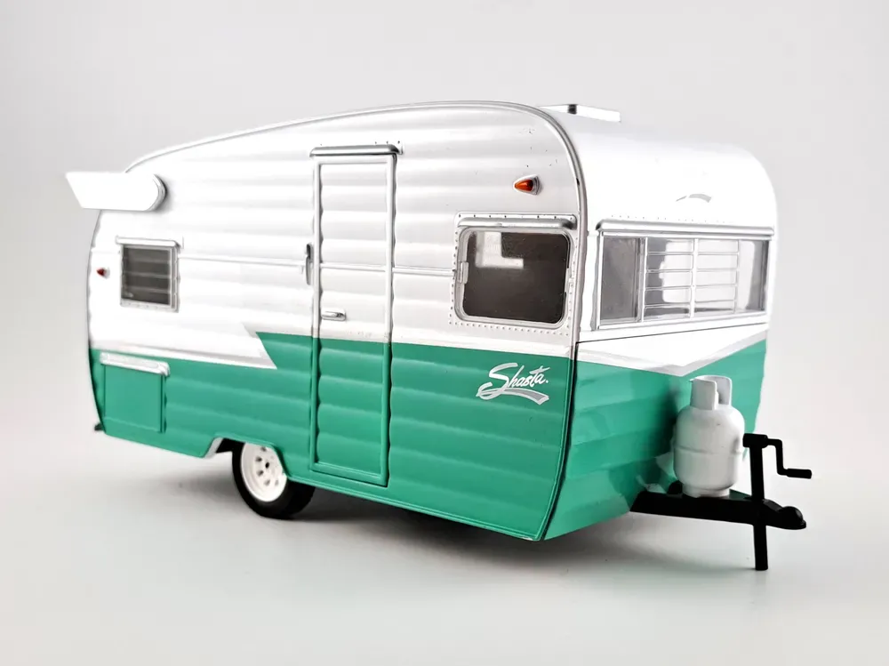 karavan Shasta Airflyte zelený 1:24 Greenlight