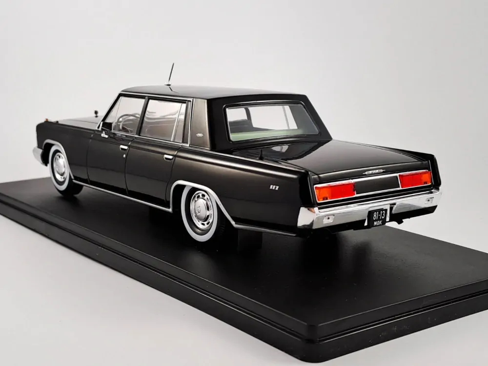 ZIL 117 1:24 Hachette