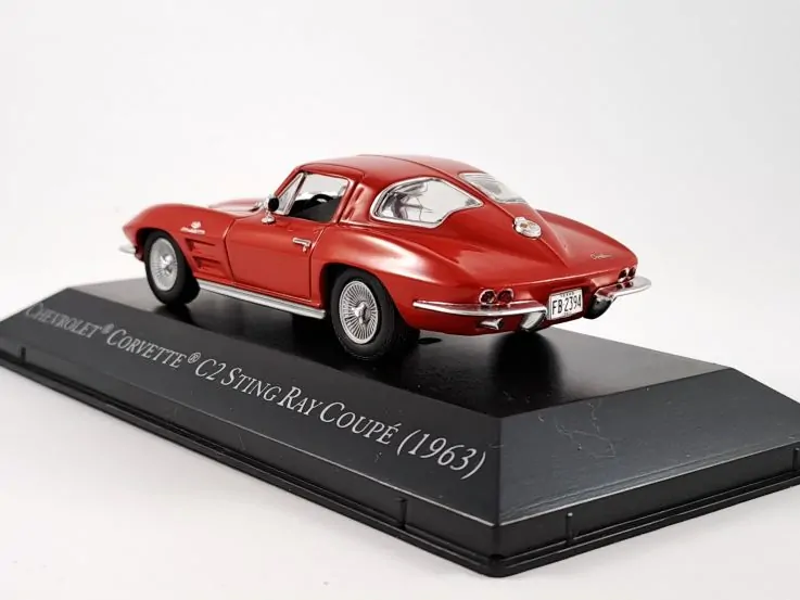Chevrolet Corvette C2 String Ray Coupe 1:43 Die-Cast Club