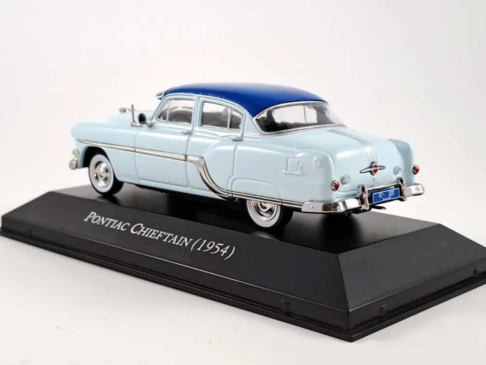 Pontiac Chieftain 1:43 Die-Cast Club