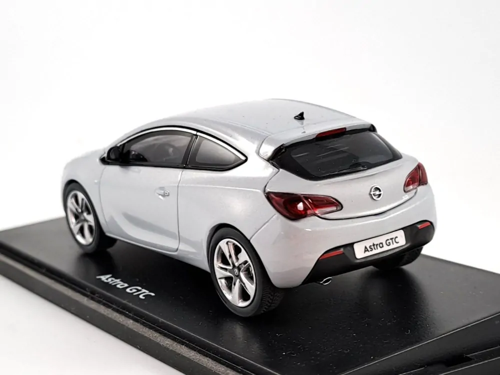 Opel Astra GTC 1:43 Motorart