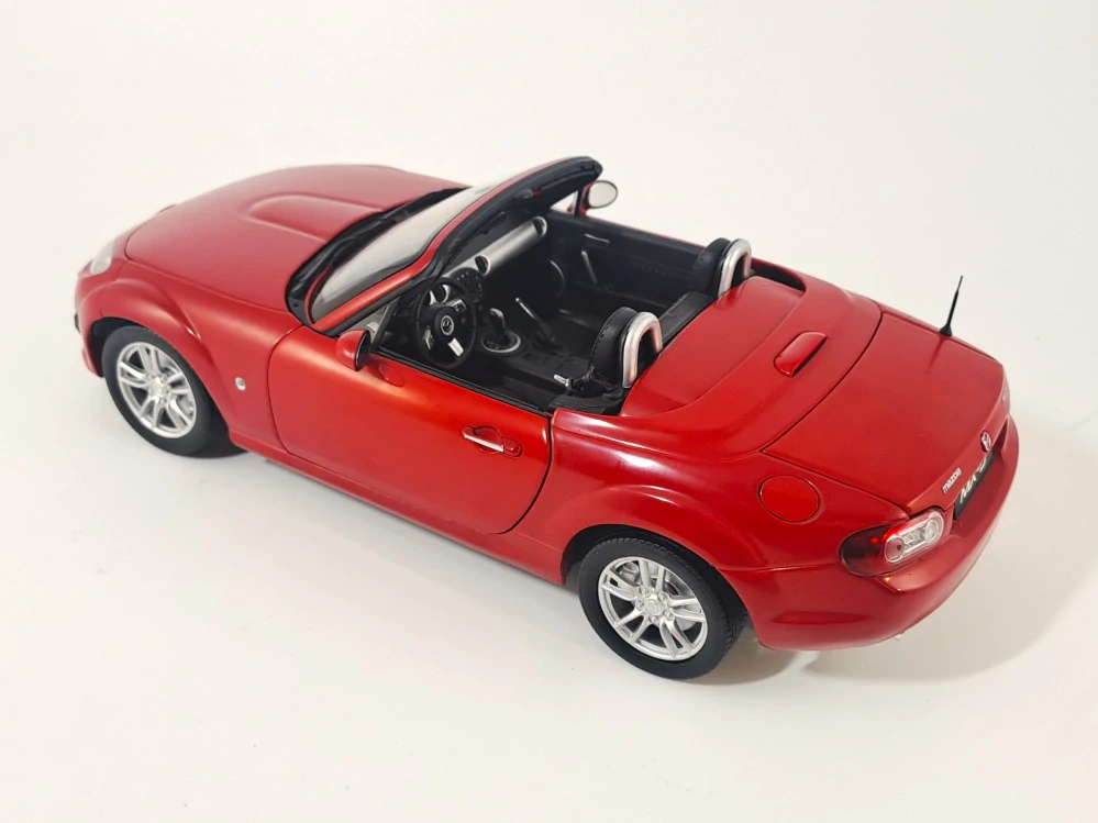 Mazda MX-5 (NC facelift) 1:18 Paudi