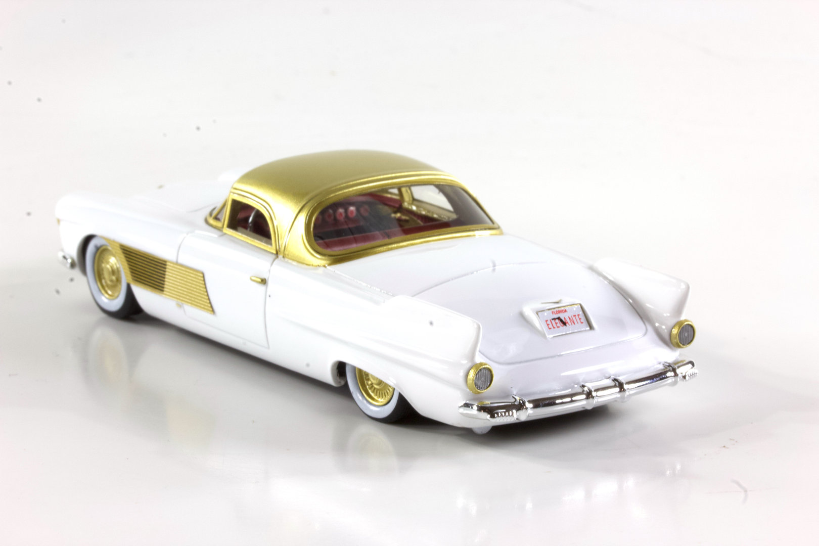 Cadillac Series 62 Elegant Special by Motto 1:43 Brausi