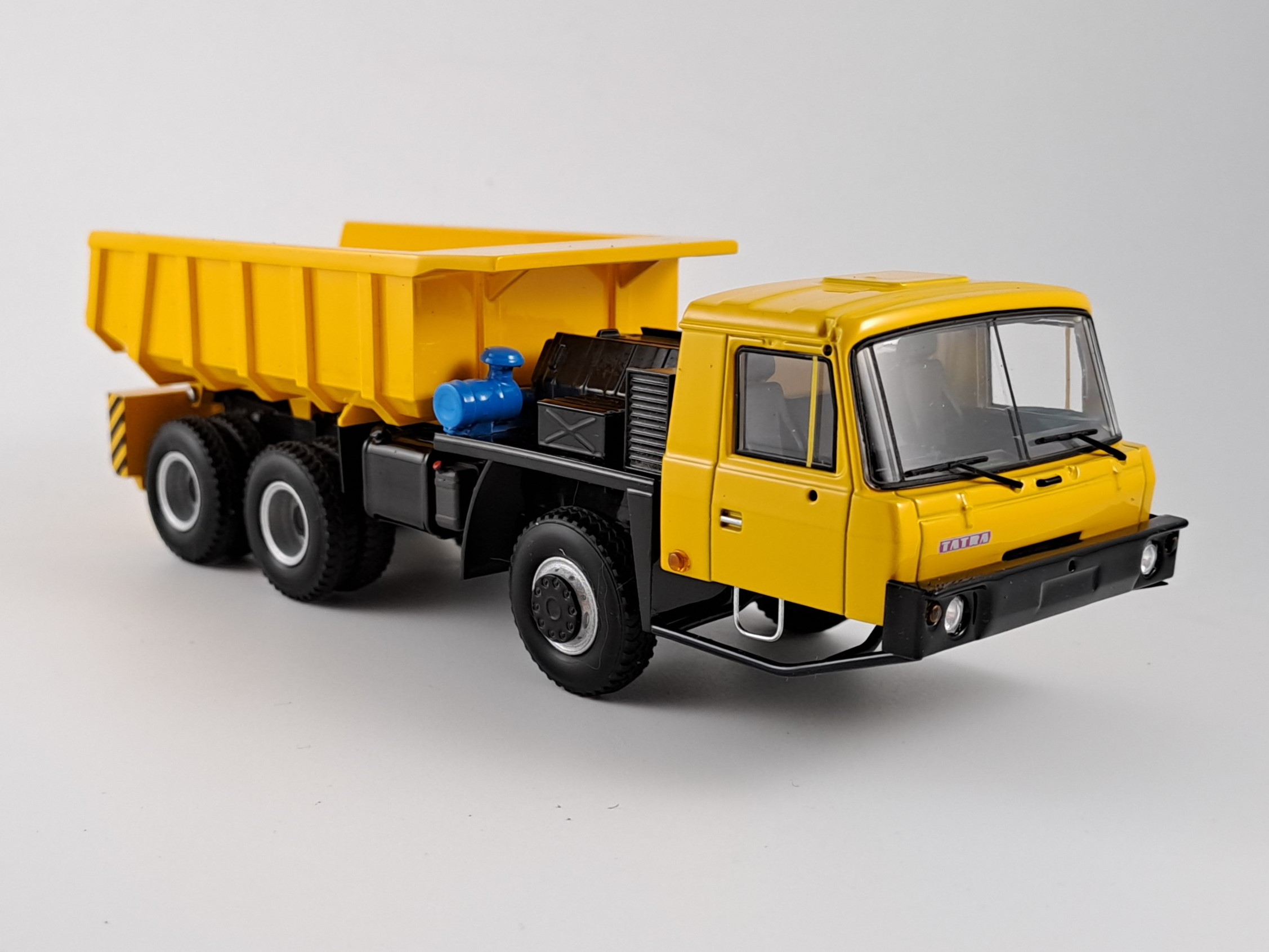 Tatra 815-2 S1D důlní sklápěč 1:43 Kaden