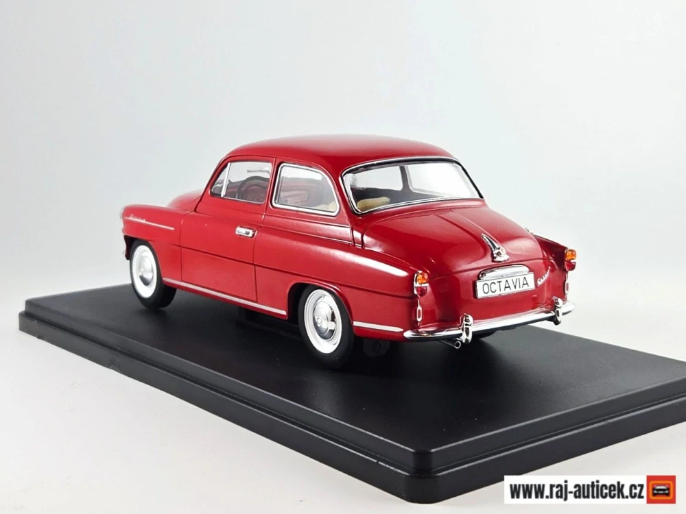 Škoda Octavia Super 1959 1:24 Whitebox