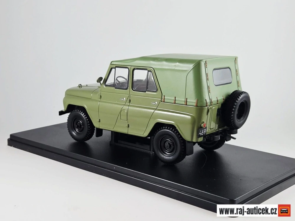 UAZ 469 1975 1:24 Whitebox
