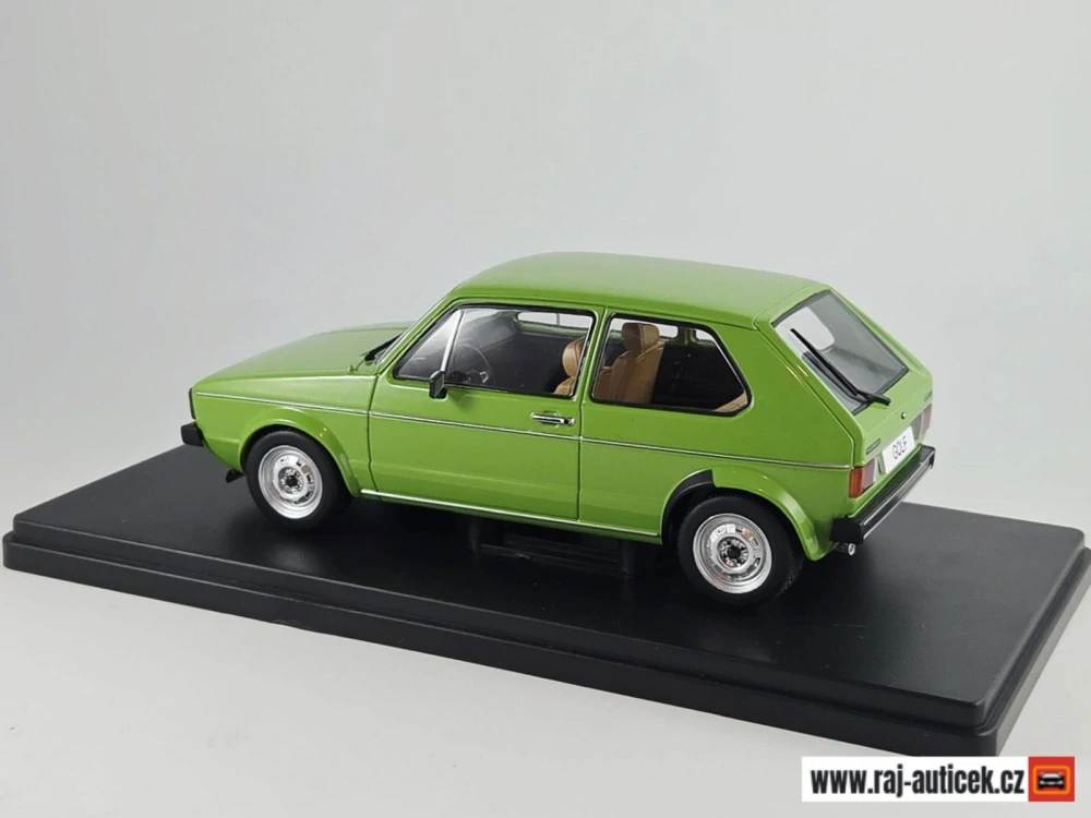 VW Golf 1974 1:24 Whitebox