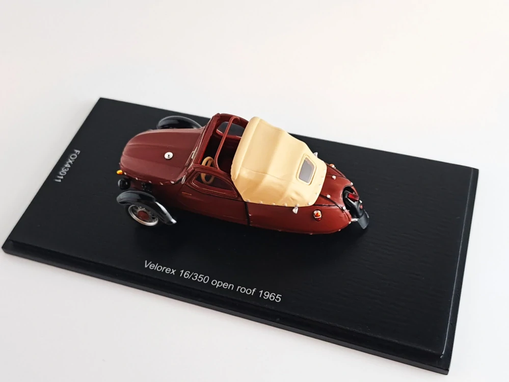 Velorex 16/350 otevřená střecha 1:43 Spark